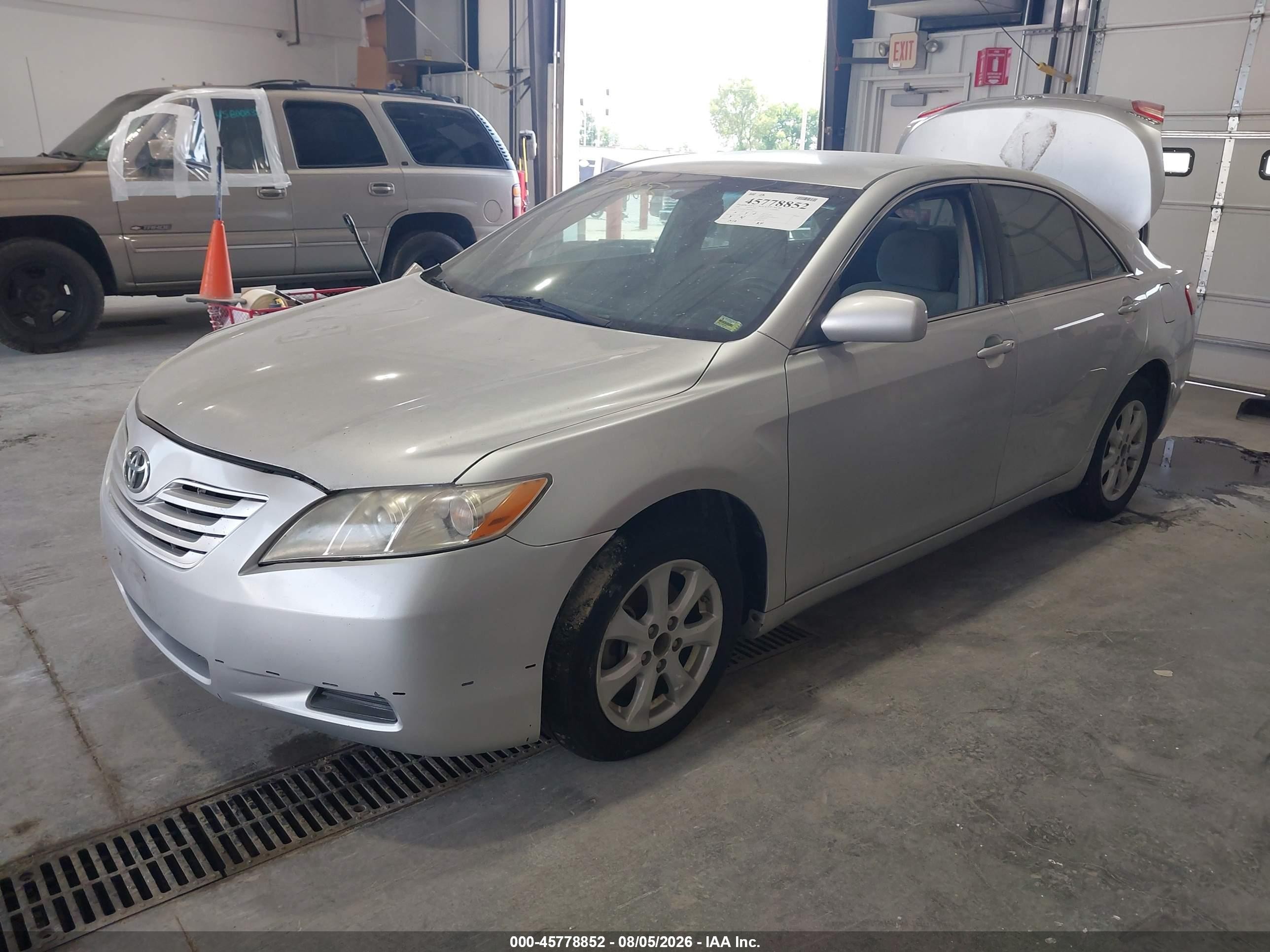 2009 Toyota Camry Le Silver vin: 4T4BE46K59R050832