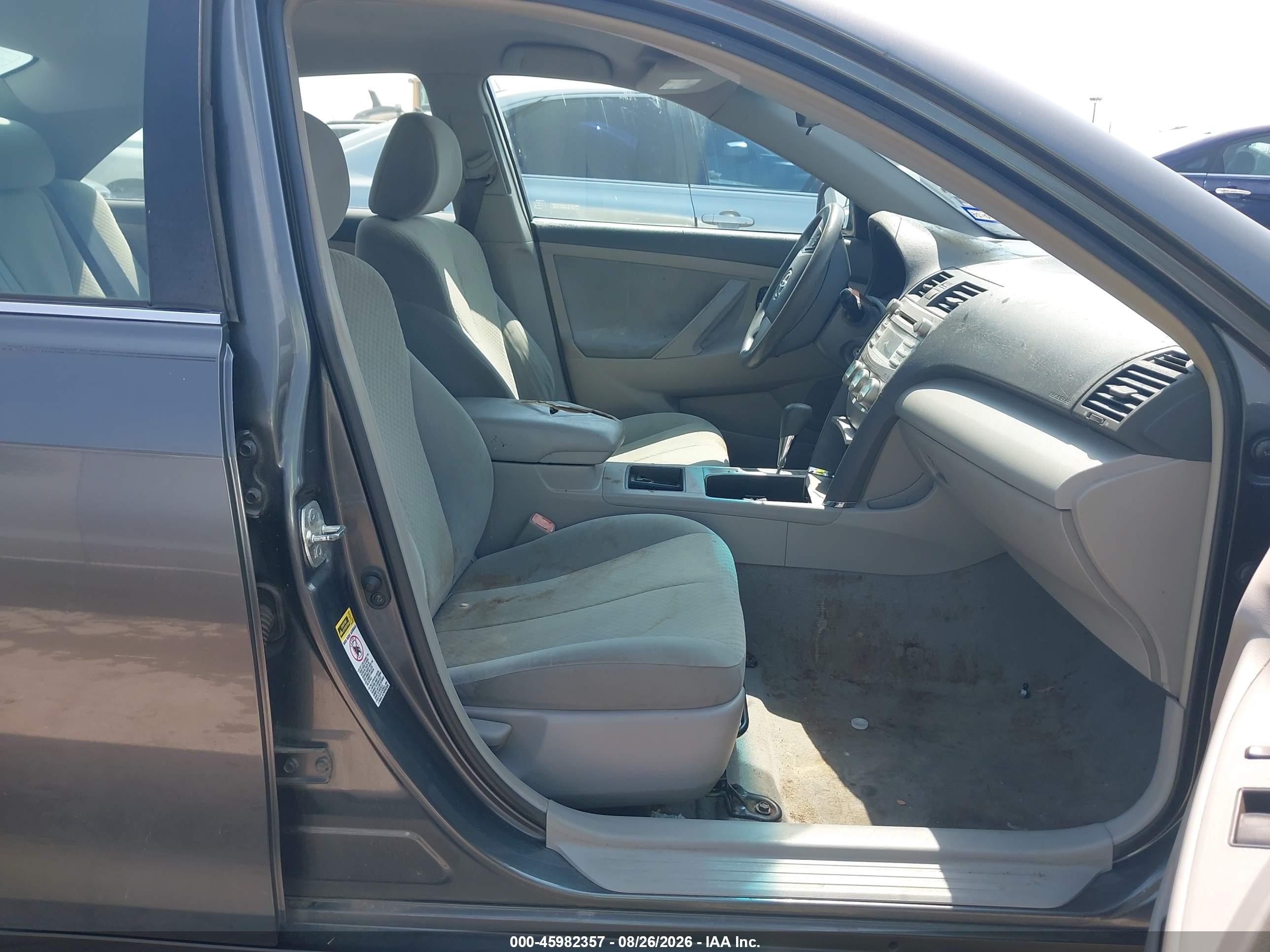 2009 Toyota Camry Le Серый vin: 4T4BE46K59R064553