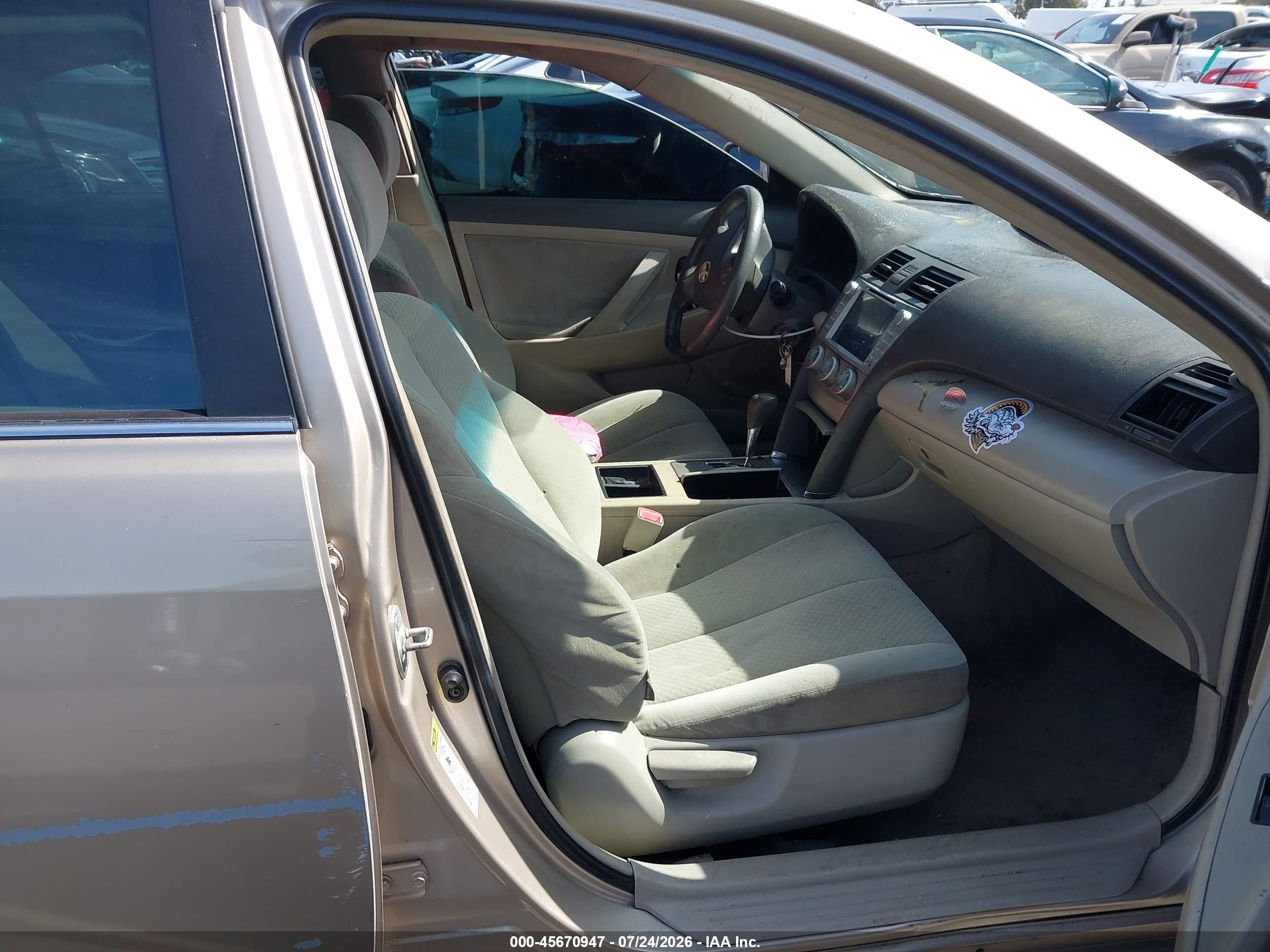 2009 Toyota Camry Le Tan vin: 4T4BE46K59R066044