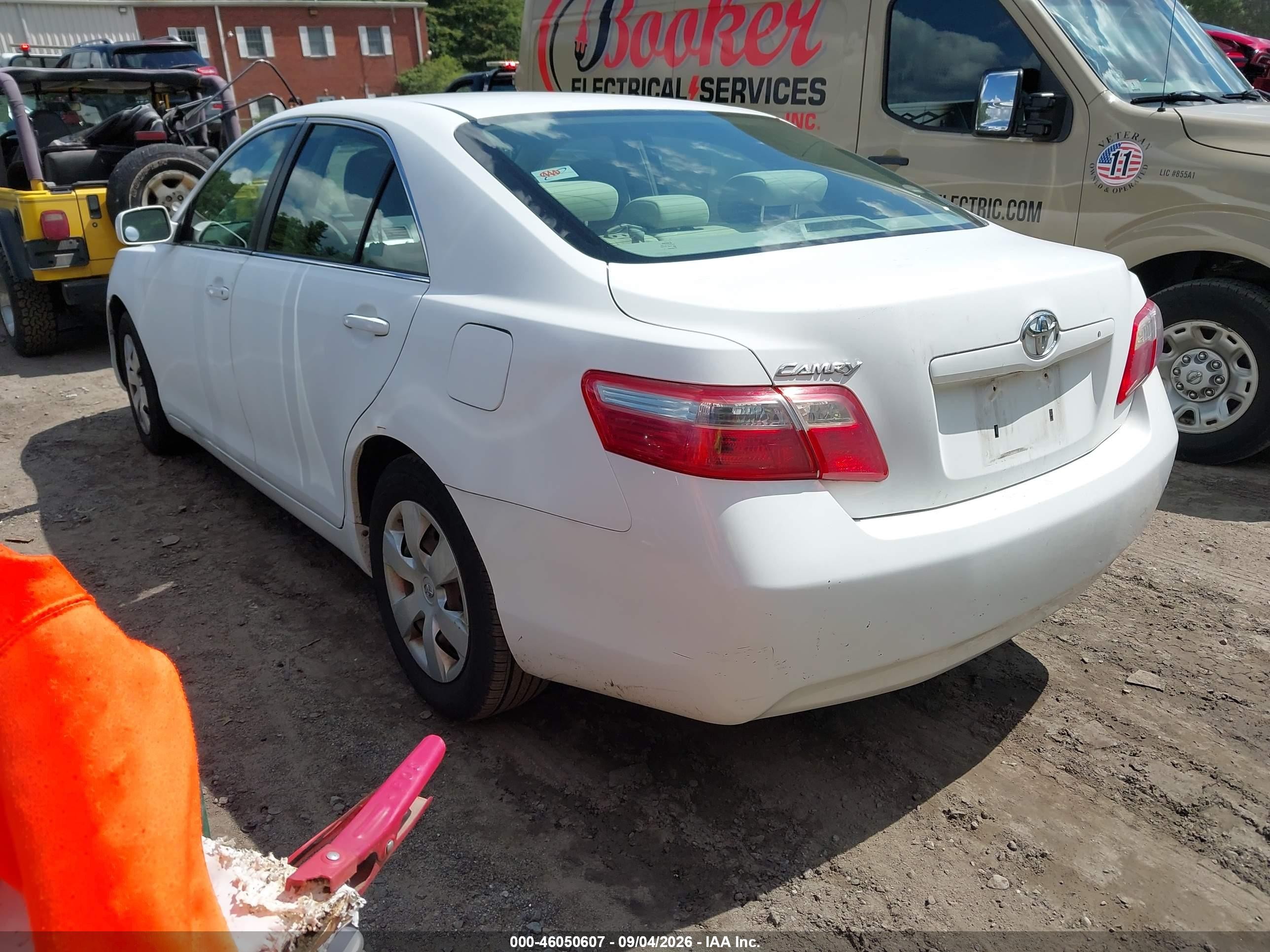 2009 Toyota Camry   White vin: 4T4BE46K59R073821