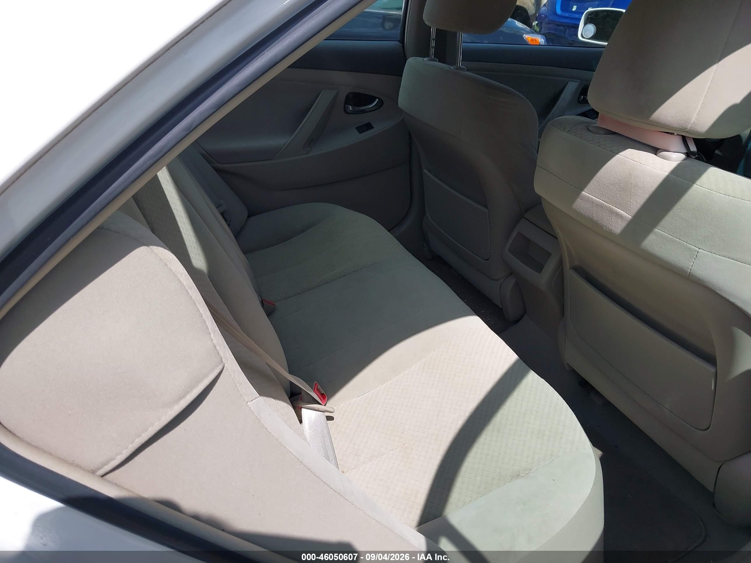 2009 Toyota Camry   White vin: 4T4BE46K59R073821