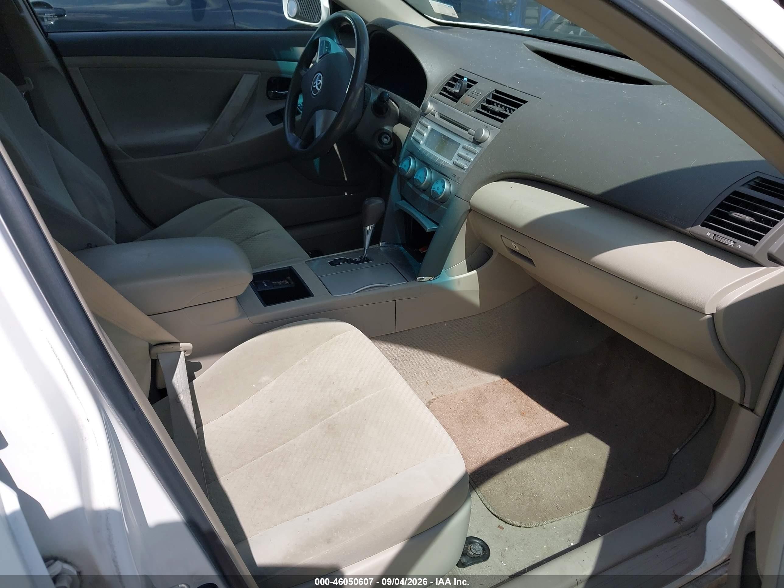 2009 Toyota Camry   White vin: 4T4BE46K59R073821
