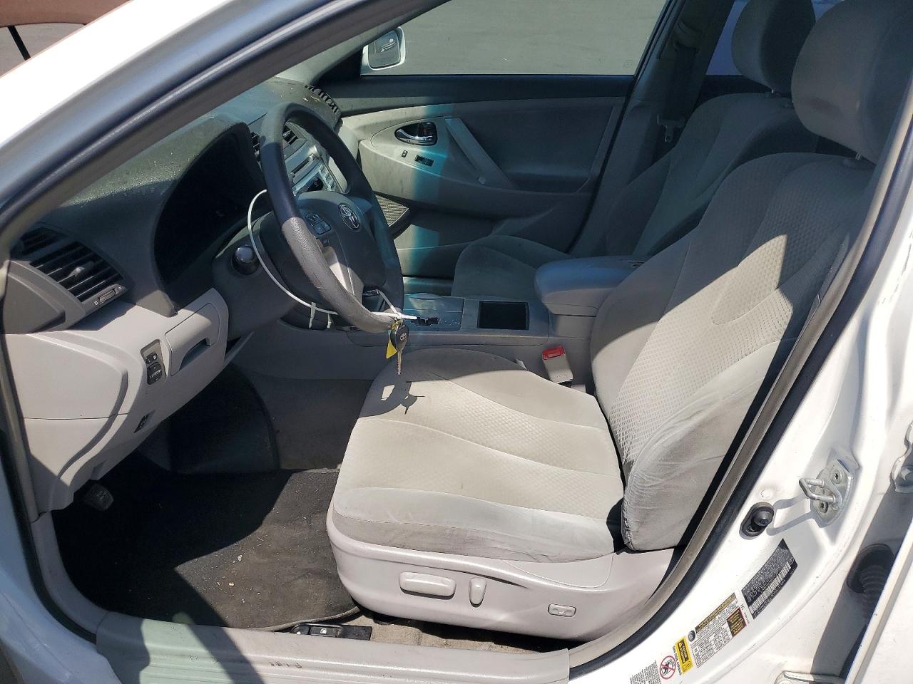 2009 Toyota Camry Le White vin: 4T4BE46K59R077397