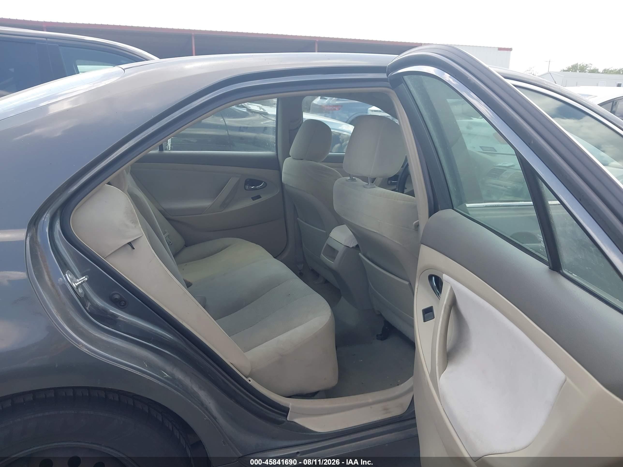 2009 Toyota Camry Le Gray vin: 4T4BE46K59R099853