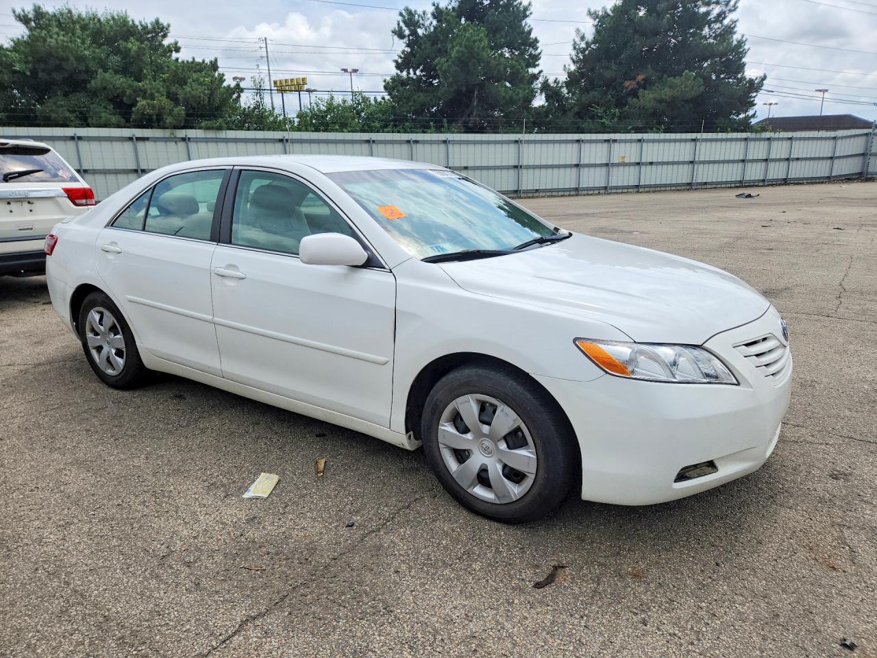 2009 Toyota Camry Le White vin: 4T4BE46K59R108227