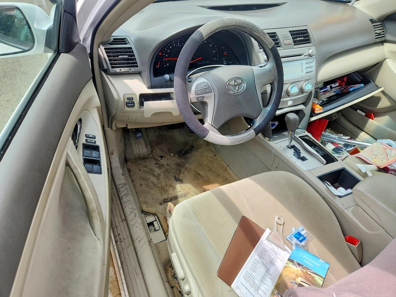 2009 Toyota Camry Le White vin: 4T4BE46K59R108227