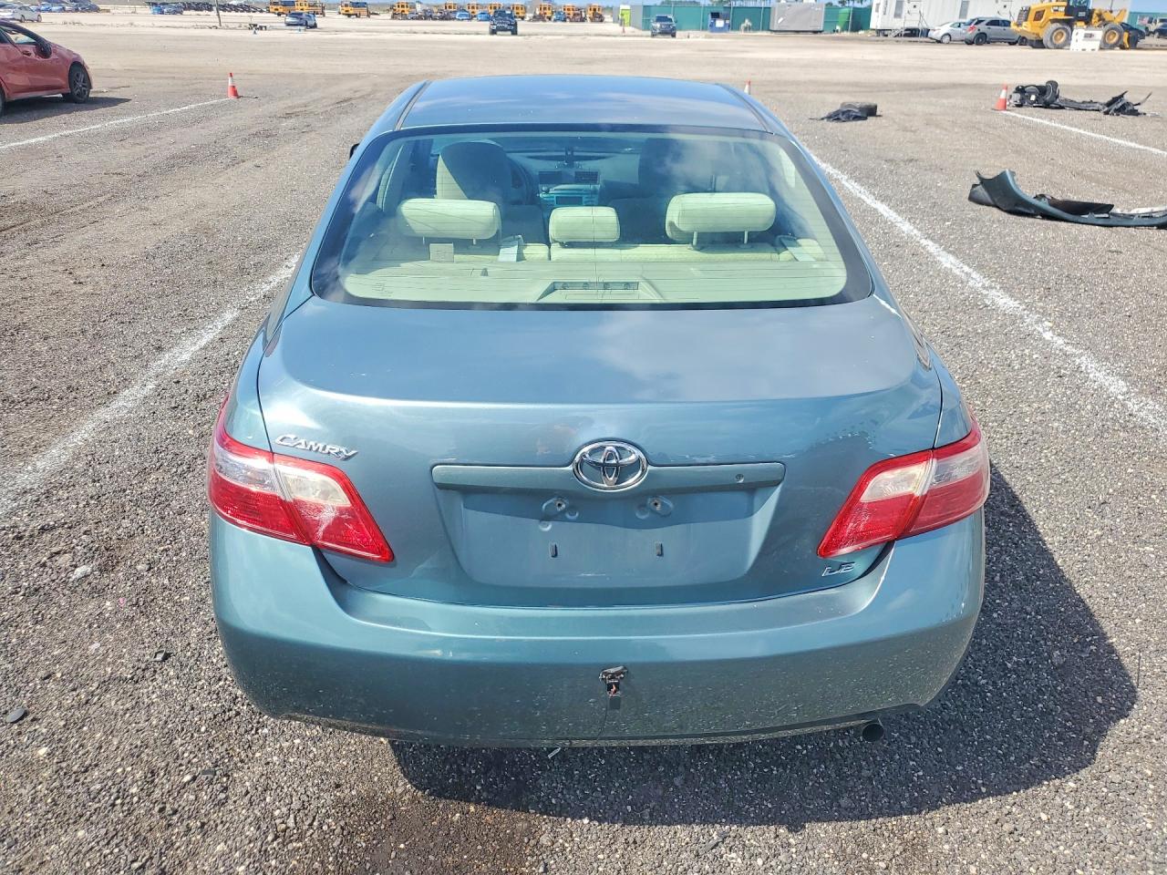 2009 Toyota Camry Le Green vin: 4T4BE46K59R108809