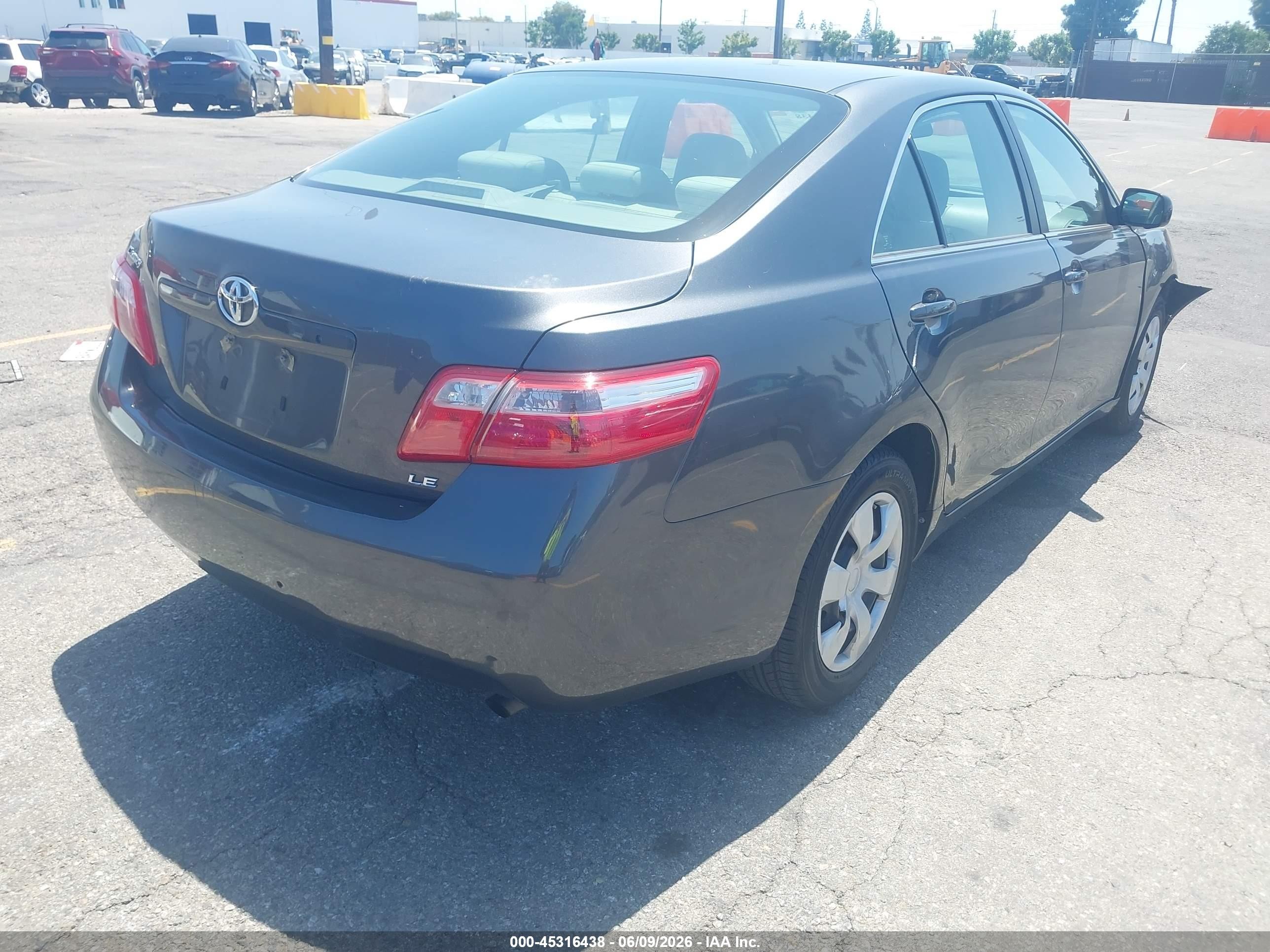 2009 Toyota Camry Le Gray vin: 4T4BE46K59R112875