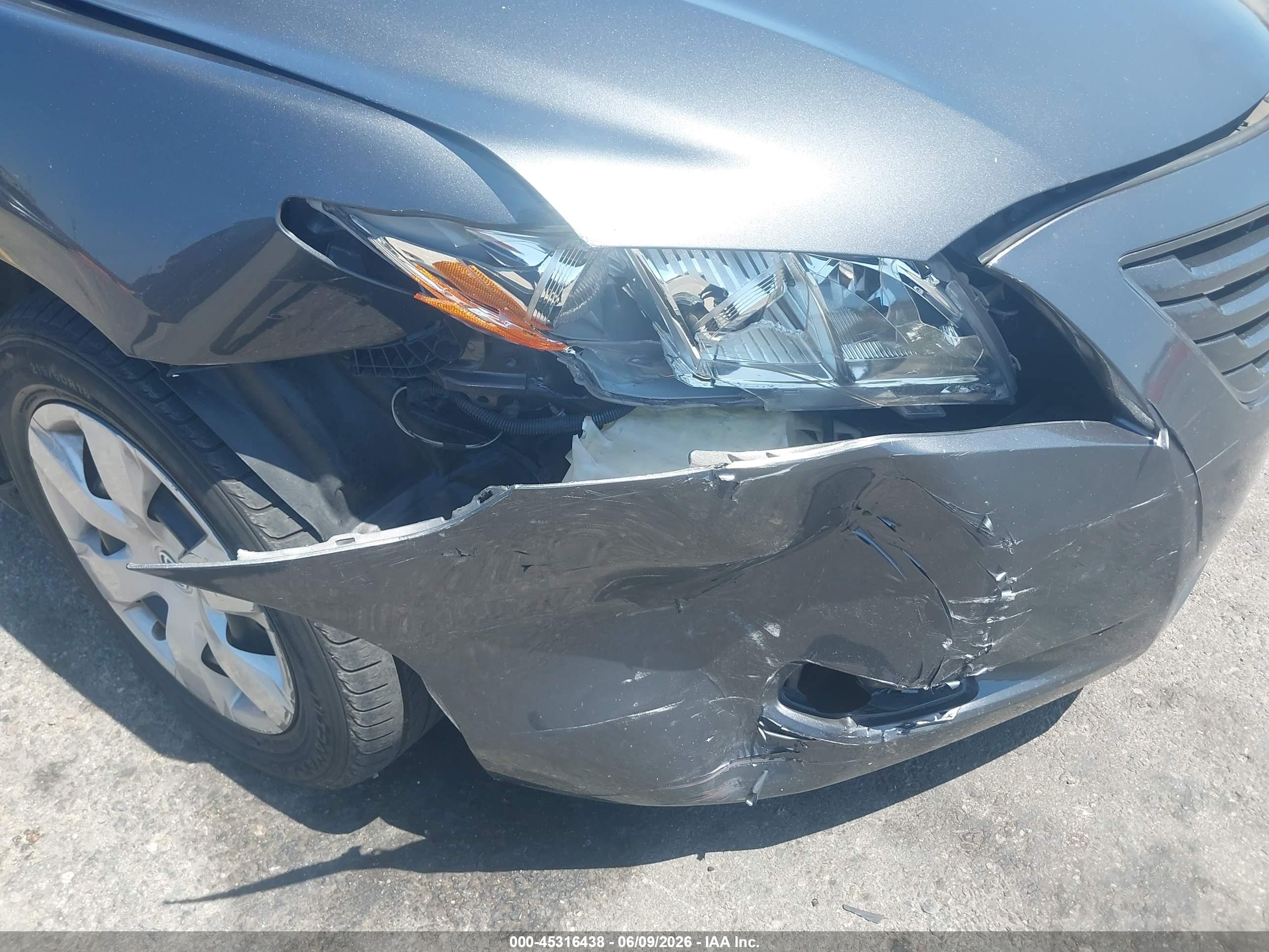 2009 Toyota Camry Le Gray vin: 4T4BE46K59R112875