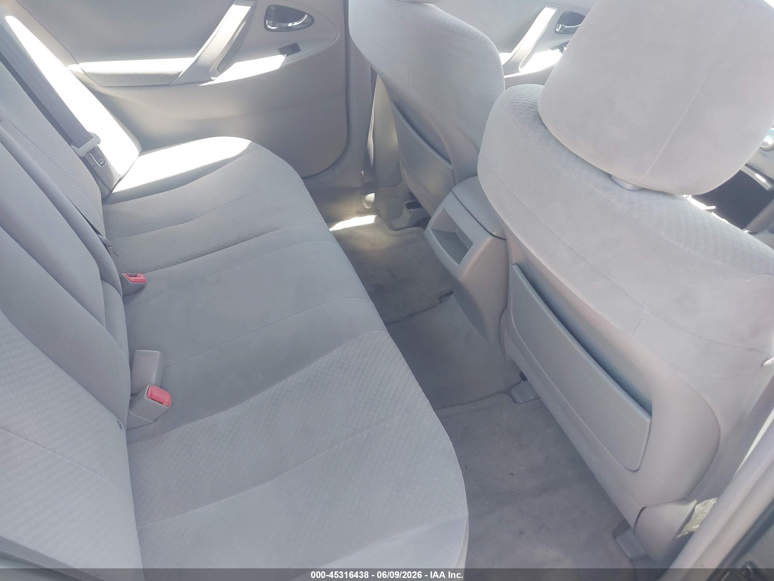 2009 Toyota Camry Le Gray vin: 4T4BE46K59R112875