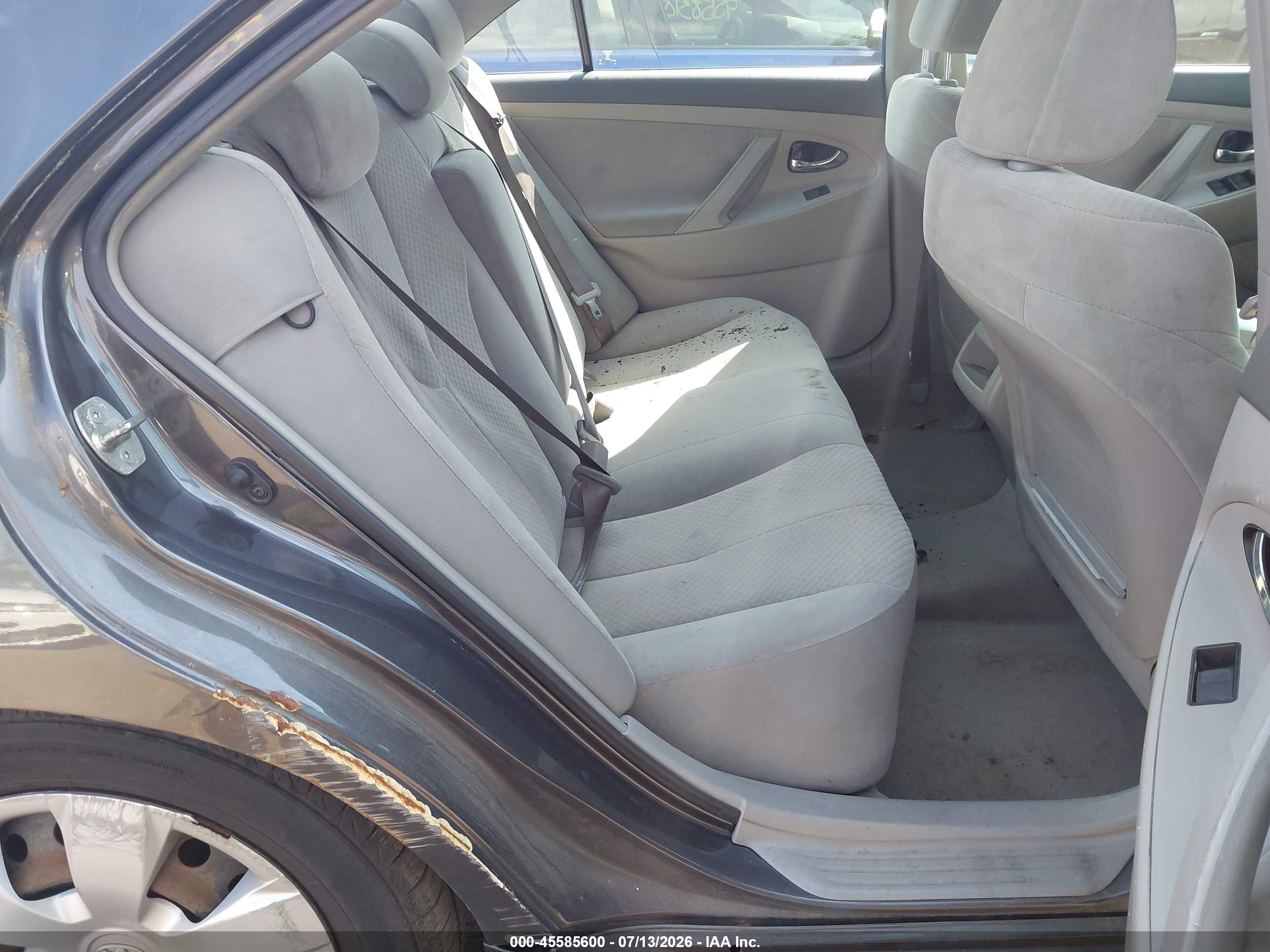 2009 Toyota Camry Le Gray vin: 4T4BE46K59R115372