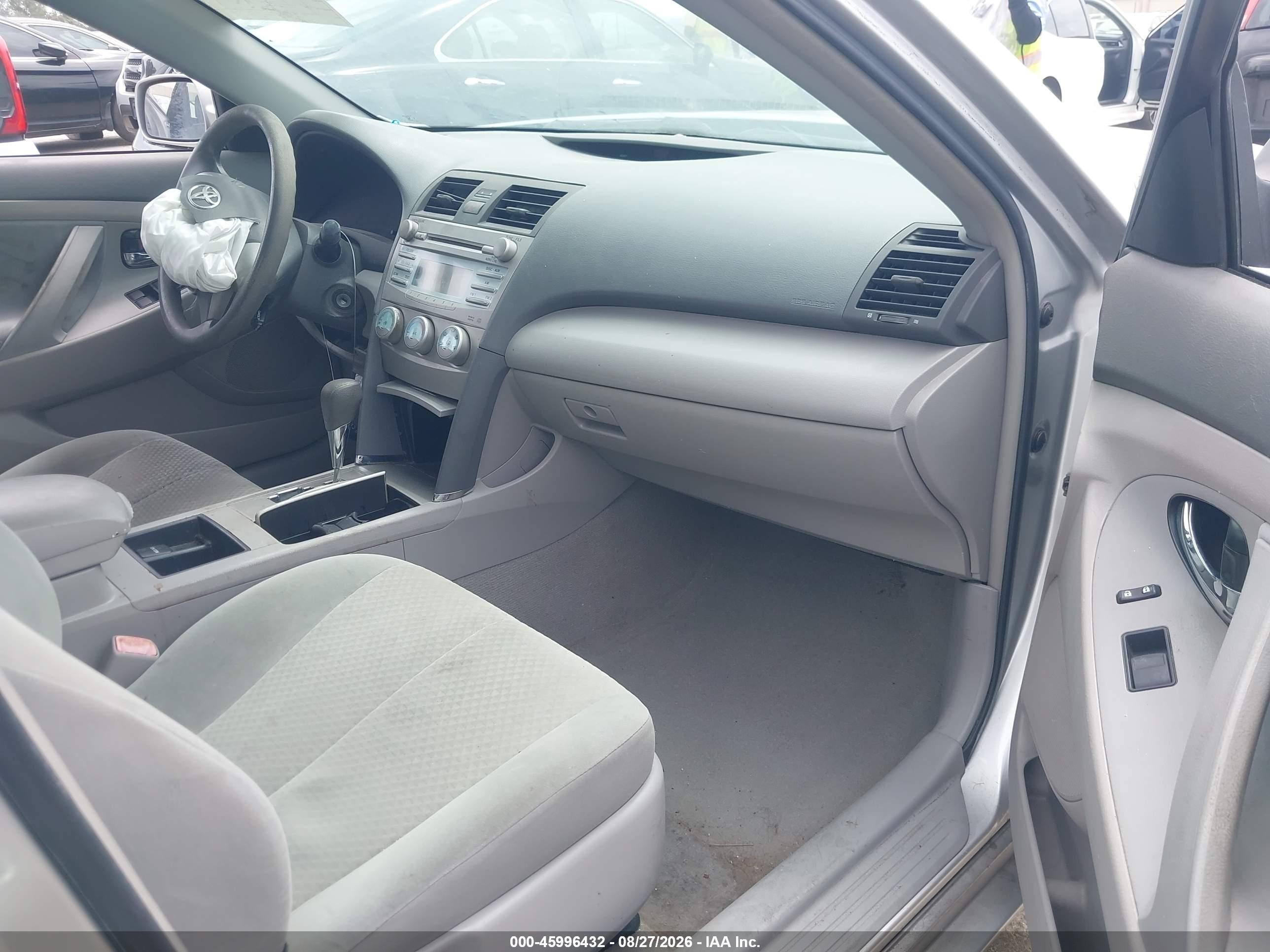 2009 Toyota Camry Le Серебряный vin: 4T4BE46K59R118319