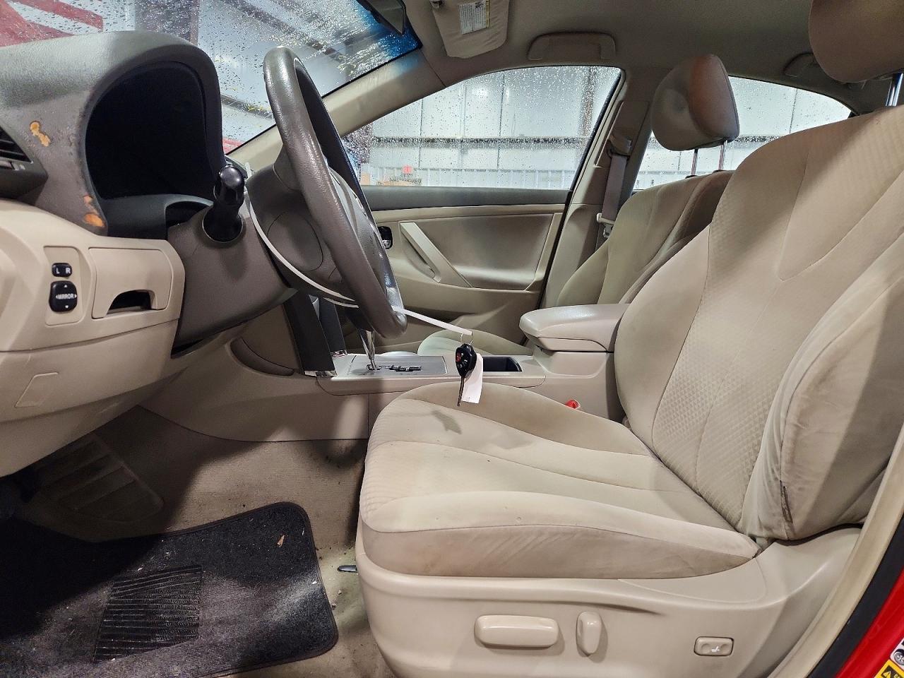 2008 Toyota Camry Le Red vin: 4T4BE46K68R015893