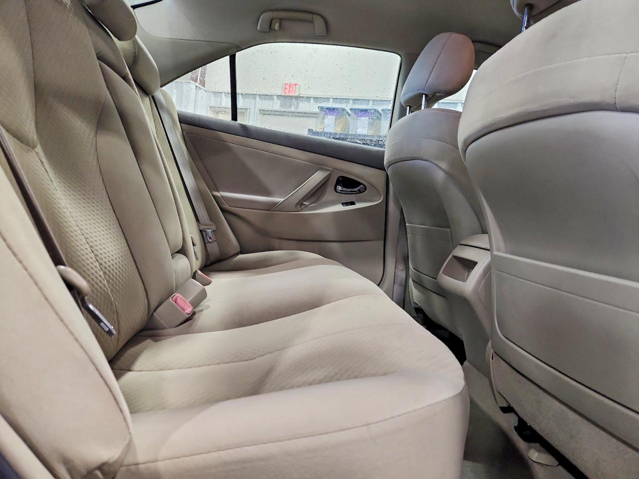 2008 Toyota Camry Le Red vin: 4T4BE46K68R015893
