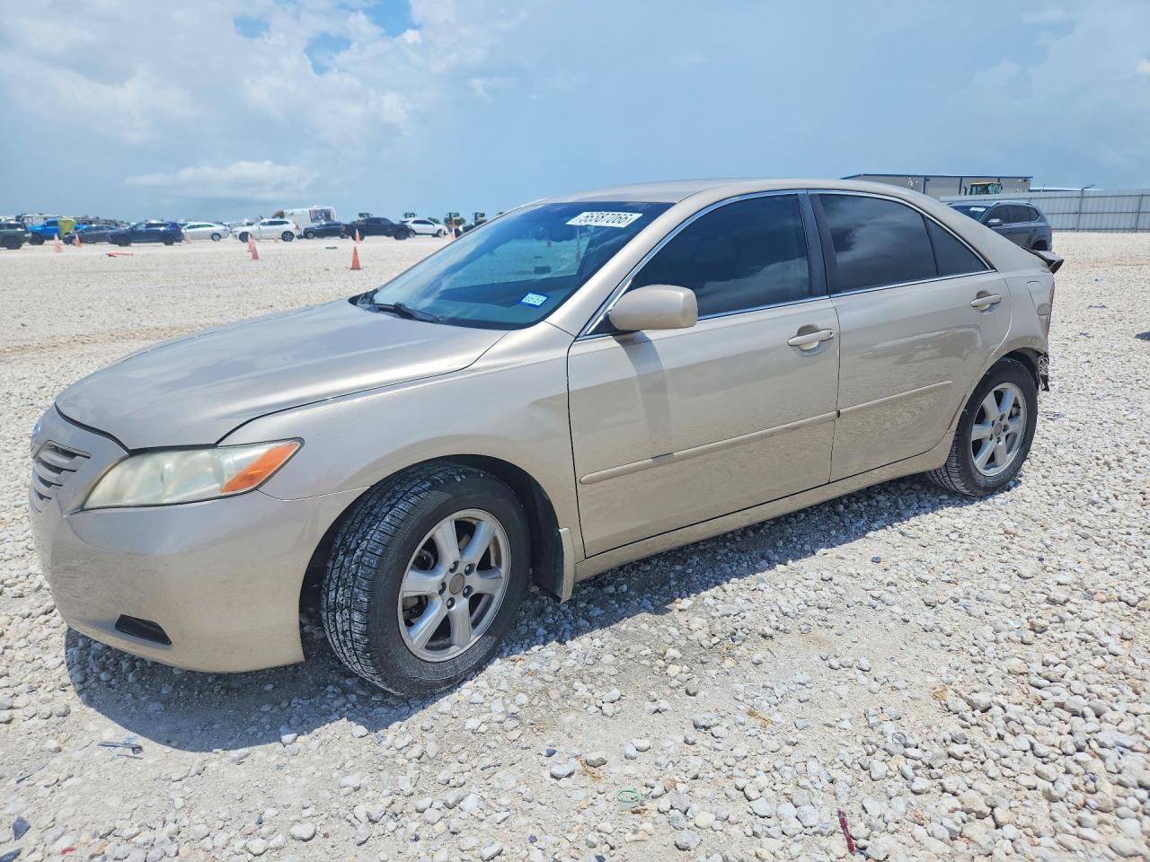 2008 Toyota Camry Le Gold vin: 4T4BE46K68R020771