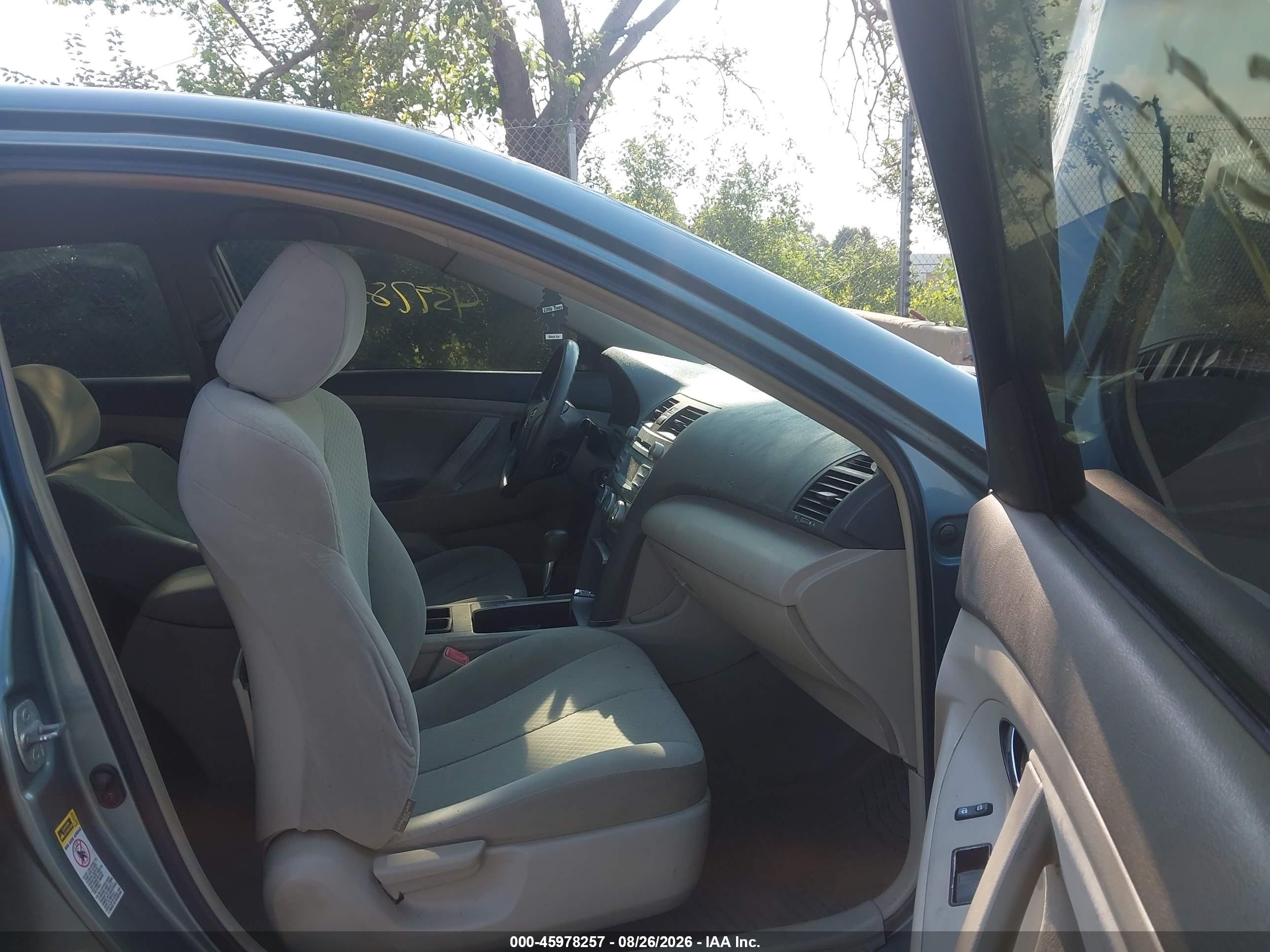 2009 Toyota Camry Le Gray vin: 4T4BE46K69R054842