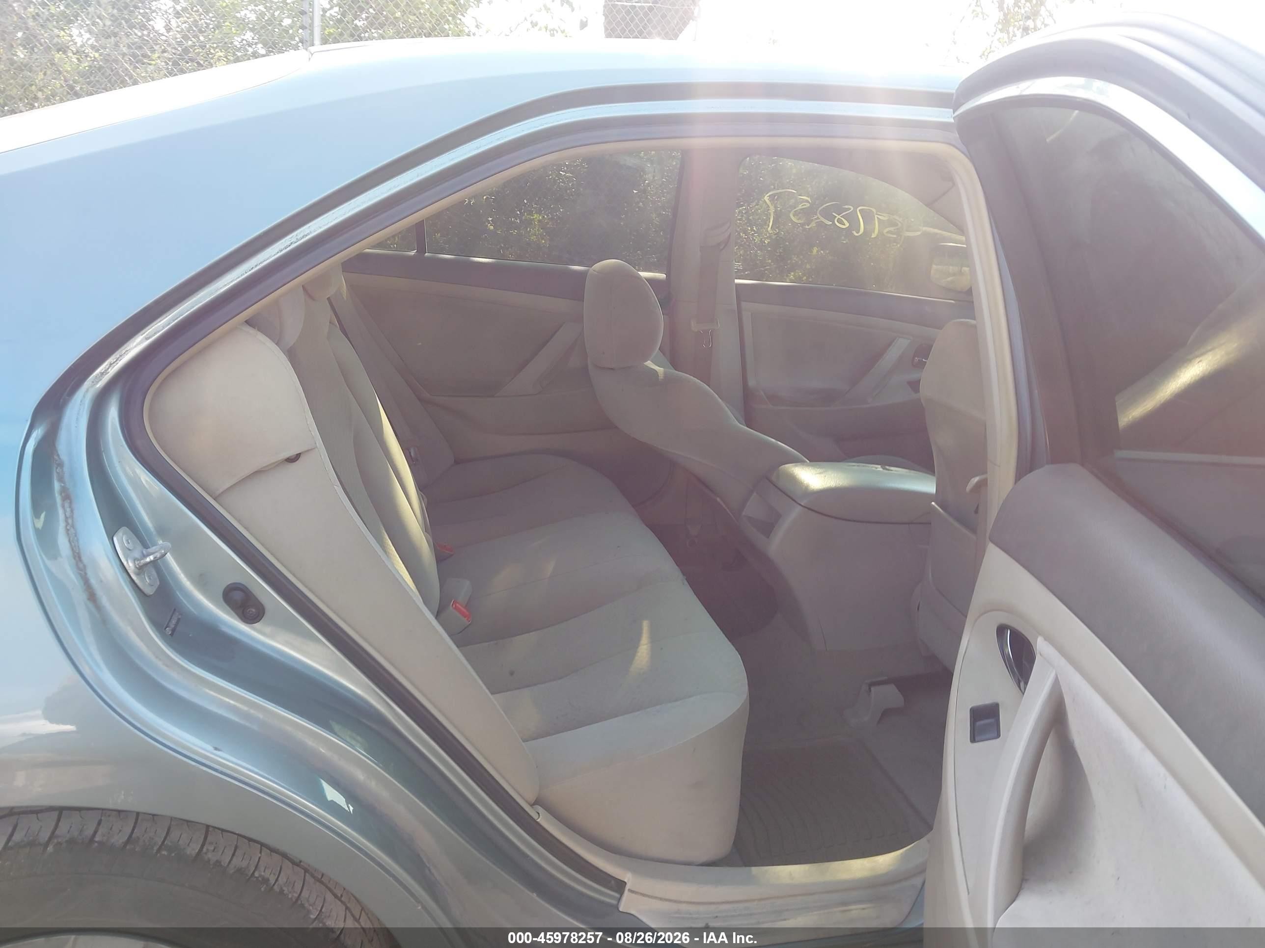 2009 Toyota Camry Le Gray vin: 4T4BE46K69R054842