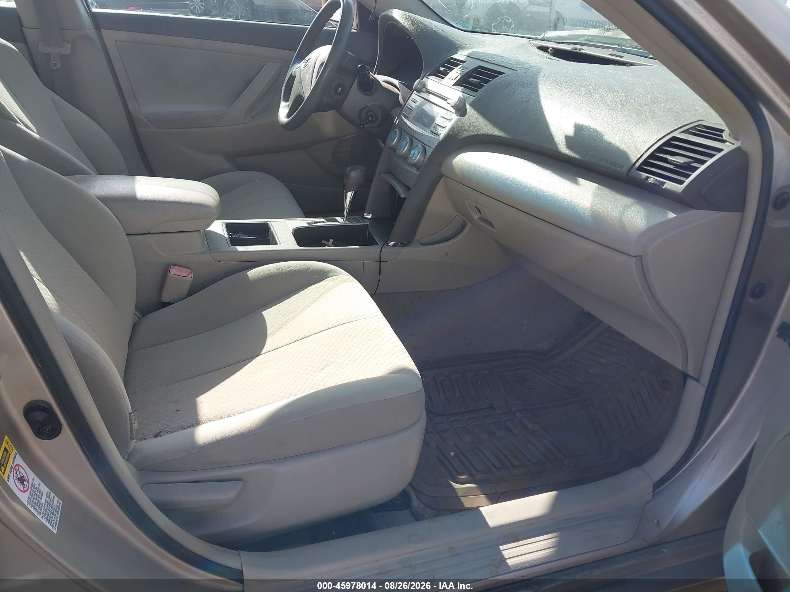2009 Toyota Camry Le Beige vin: 4T4BE46K69R071222