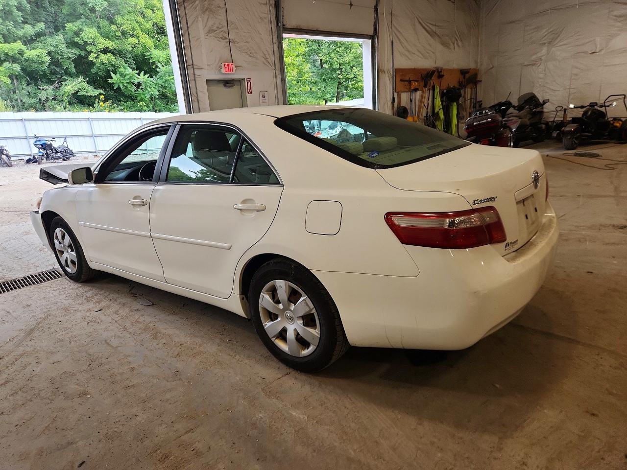 2009 Toyota Camry Le White vin: 4T4BE46K69R074685