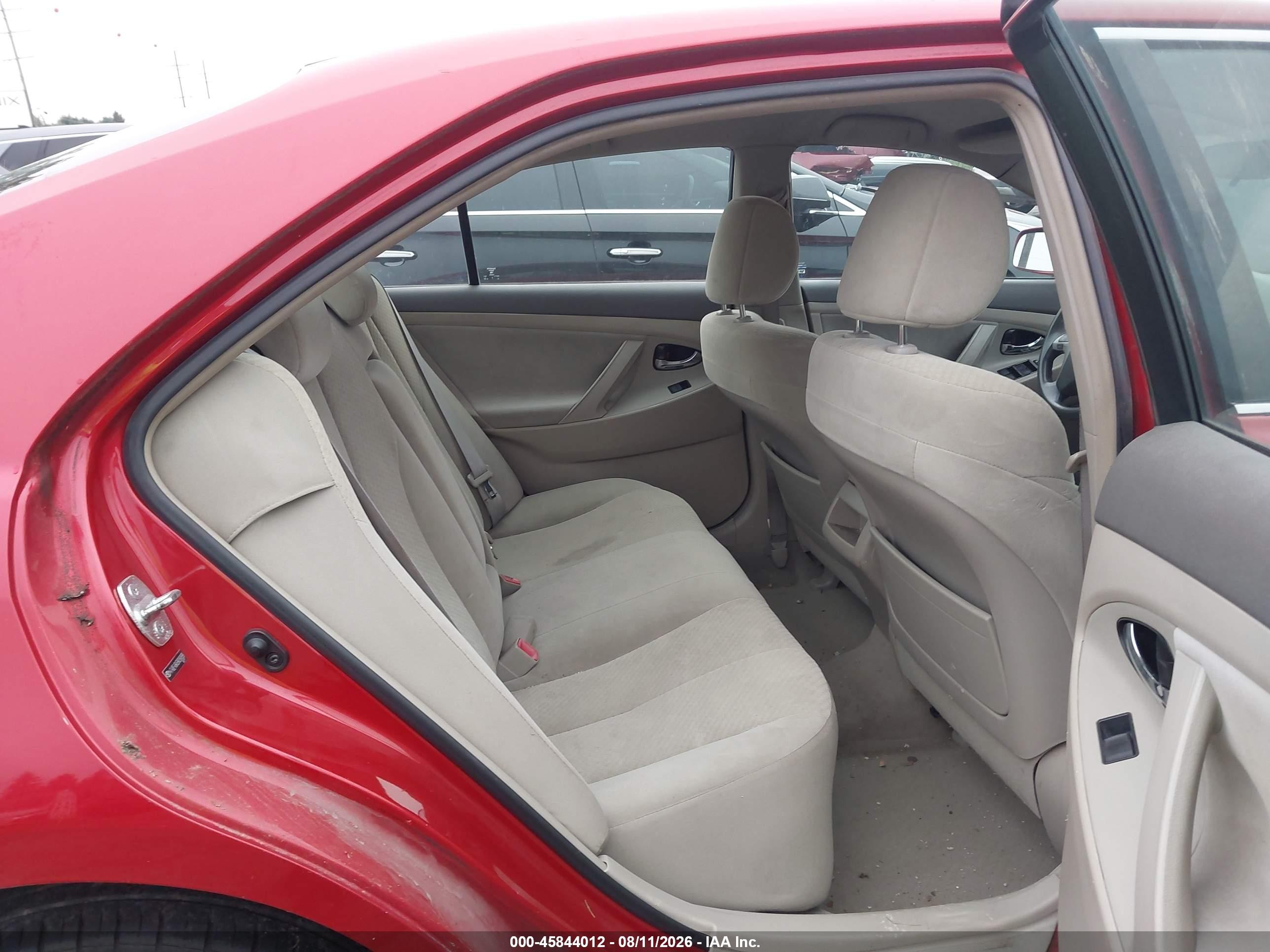 2009 Toyota Camry Le Red vin: 4T4BE46K69R090899