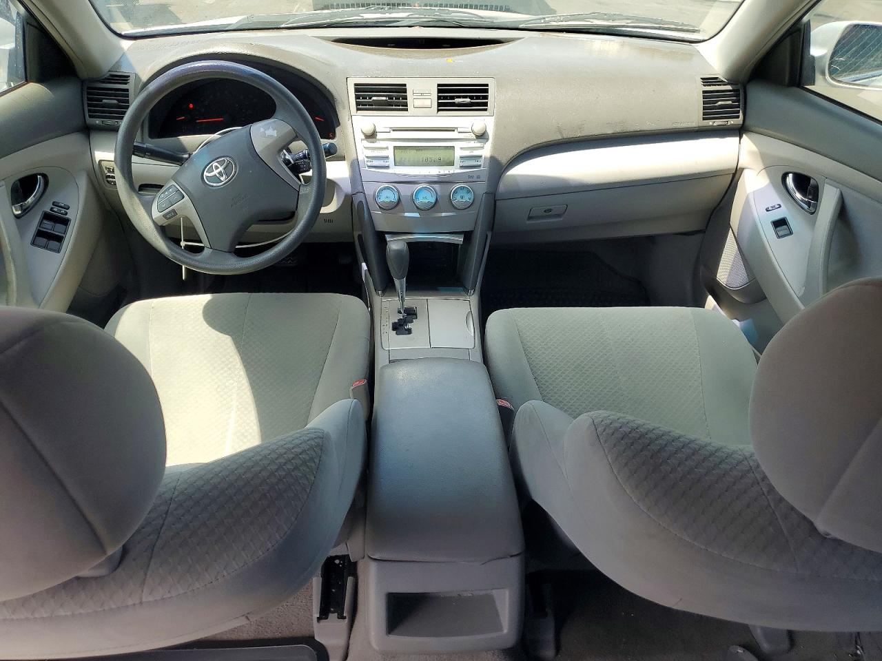 2009 Toyota Camry Le Silver vin: 4T4BE46K69R092331