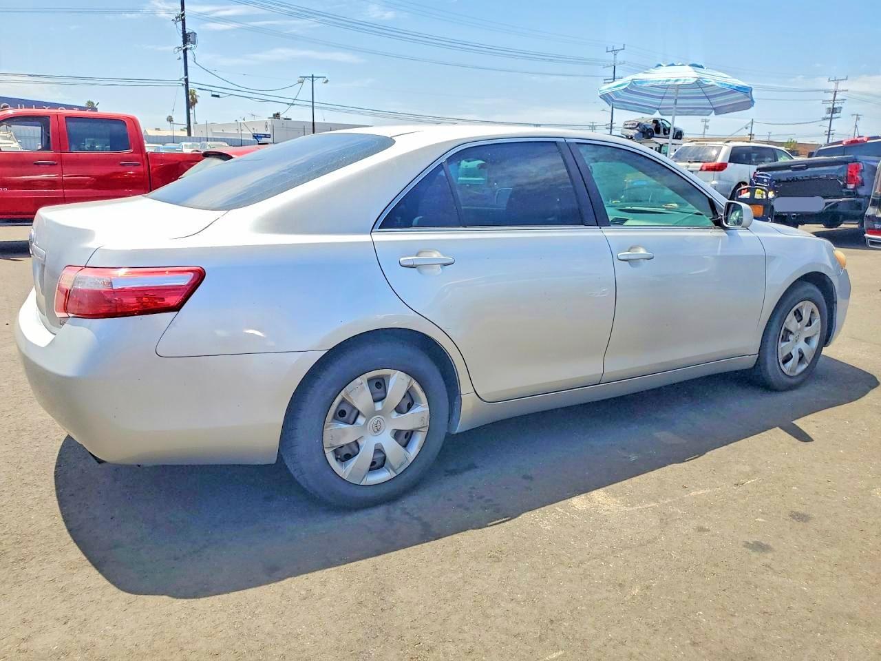 2009 Toyota Camry Le Silver vin: 4T4BE46K69R092331
