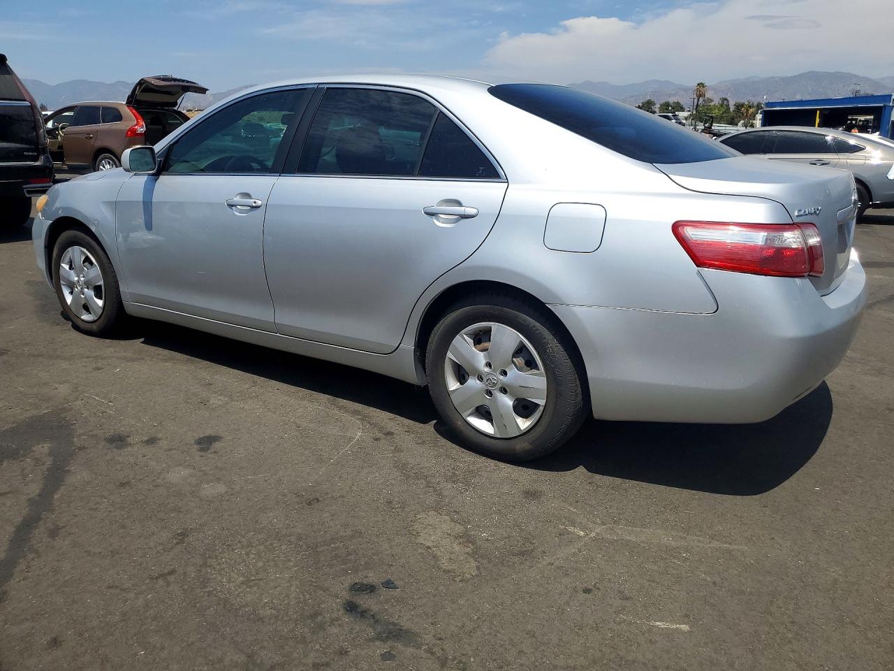 2009 Toyota Camry Le Silver vin: 4T4BE46K69R092331