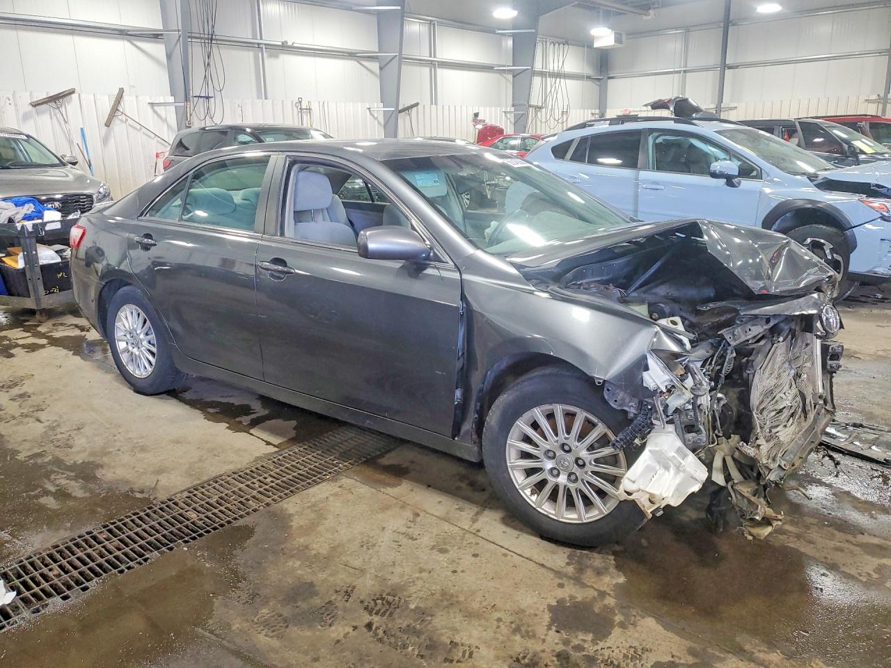 2009 Toyota Camry Le Gray vin: 4T4BE46K69R094998