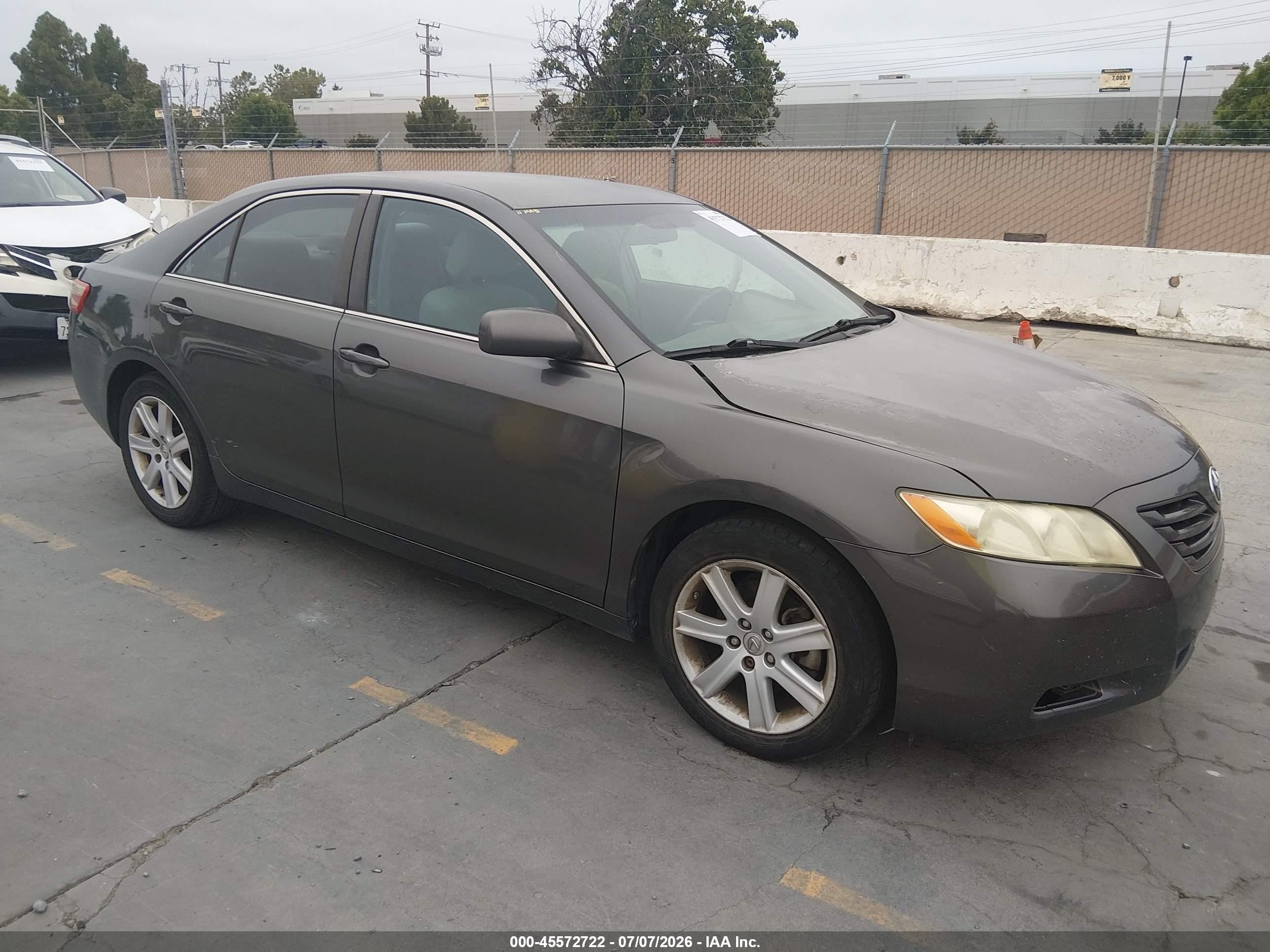 2009 Toyota Camry Le Gray vin: 4T4BE46K69R098923