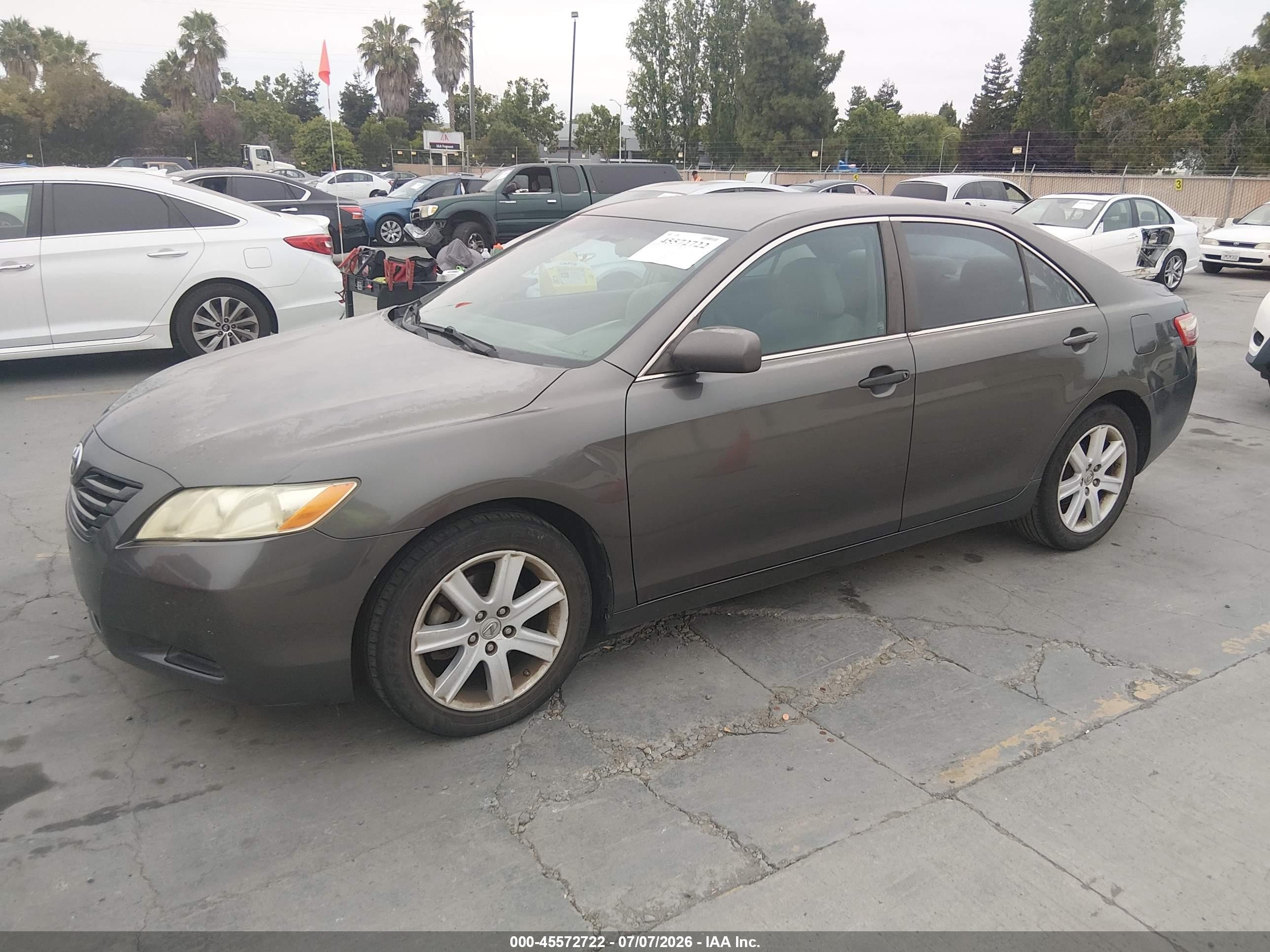 2009 Toyota Camry Le Gray vin: 4T4BE46K69R098923
