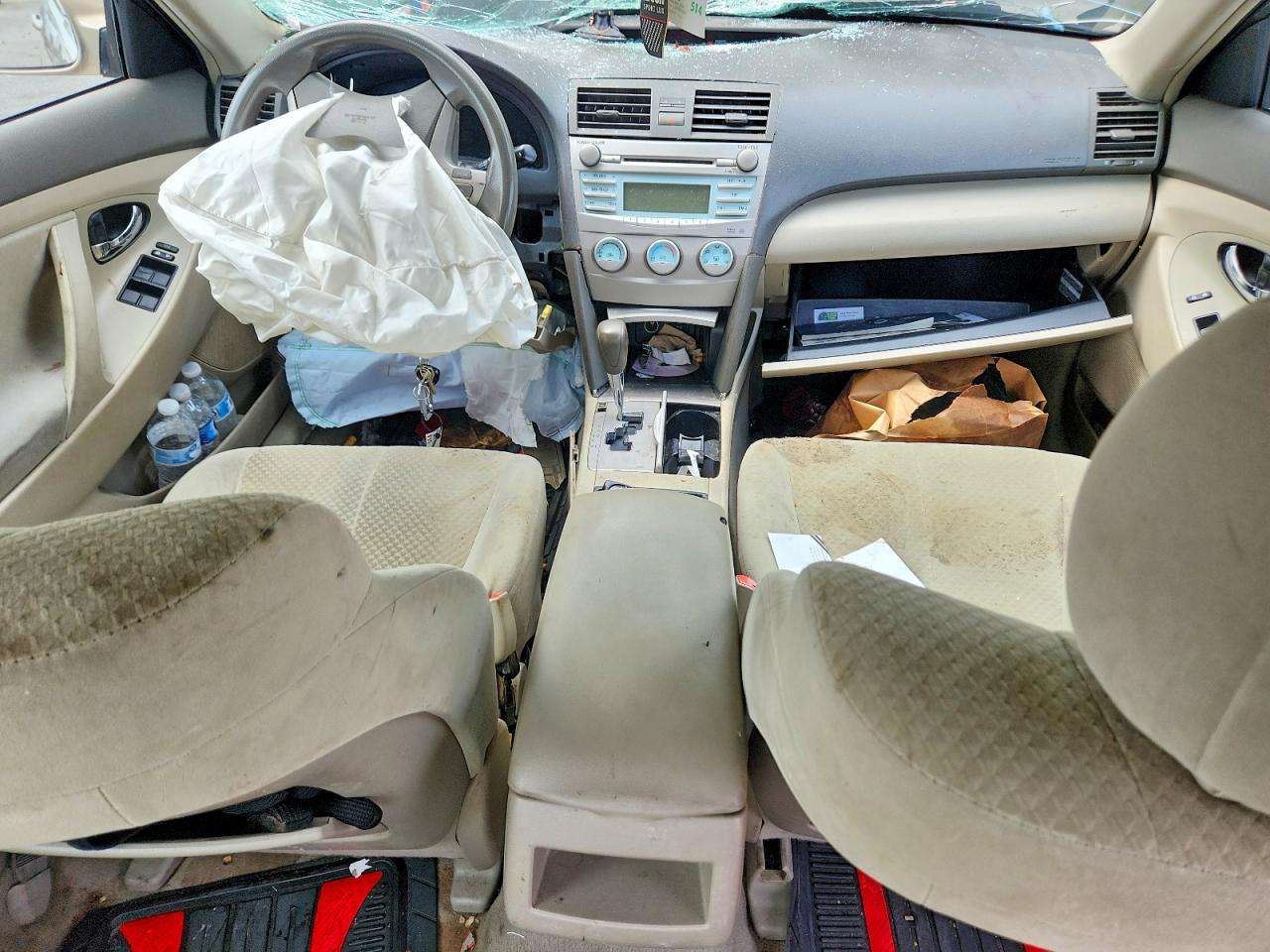 2009 Toyota Camry Le Gold vin: 4T4BE46K69R101576