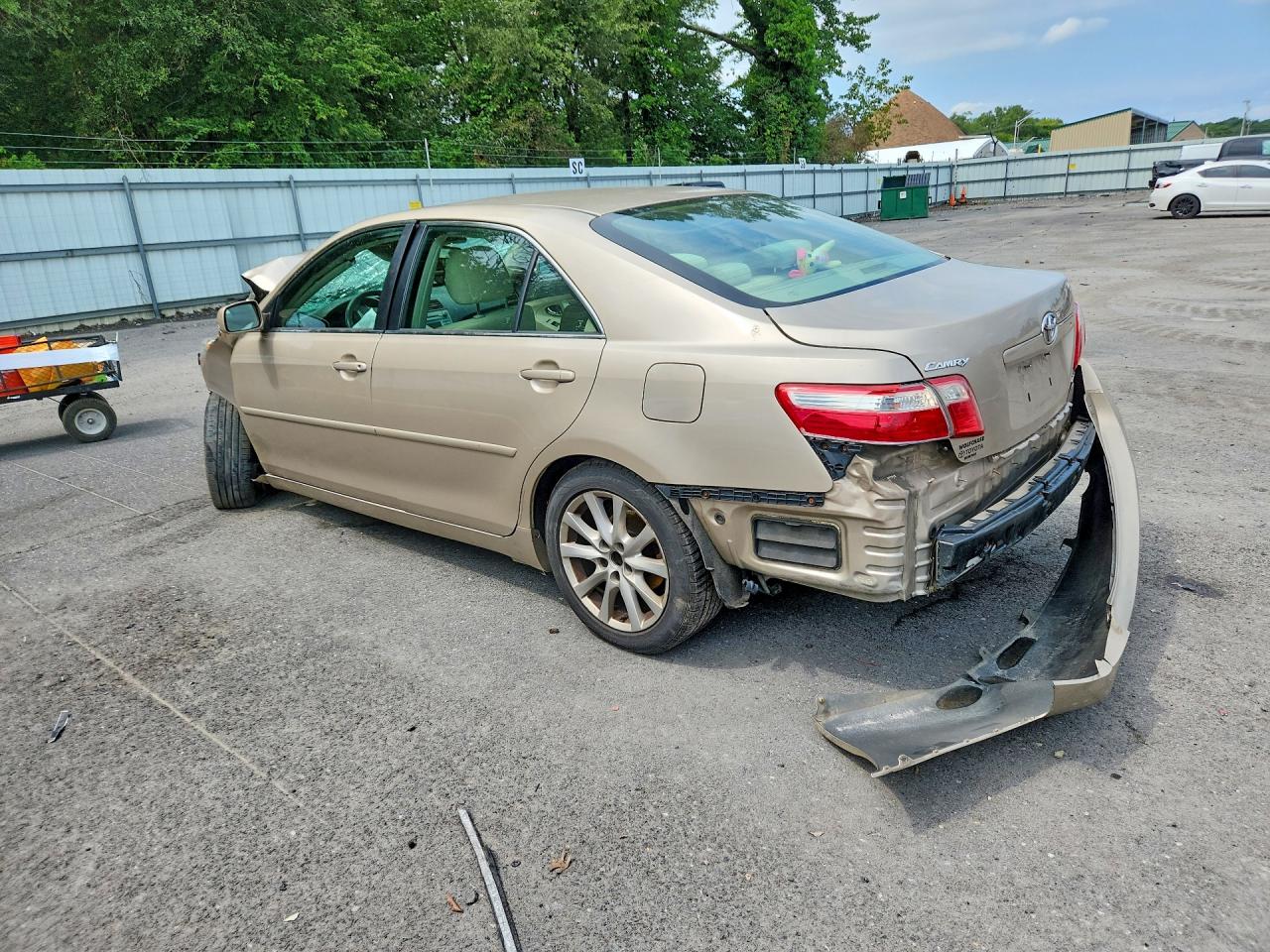 2009 Toyota Camry Le Gold vin: 4T4BE46K69R101576