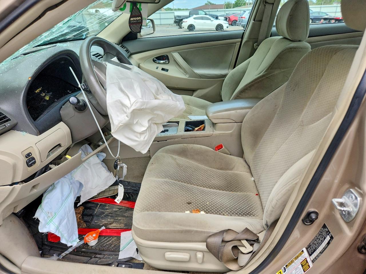 2009 Toyota Camry Le Gold vin: 4T4BE46K69R101576