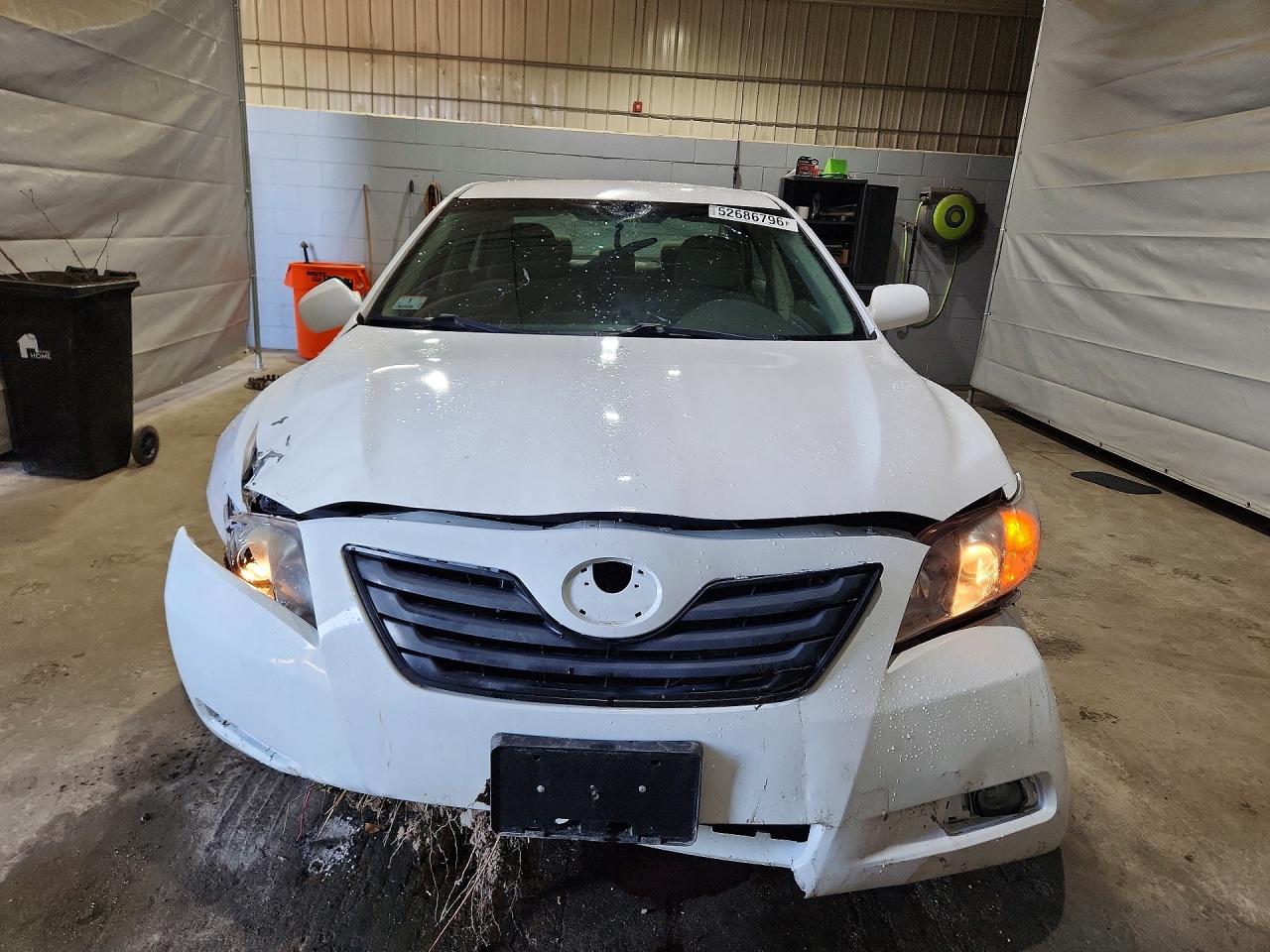 2009 Toyota Camry Base White vin: 4T4BE46K69R111587