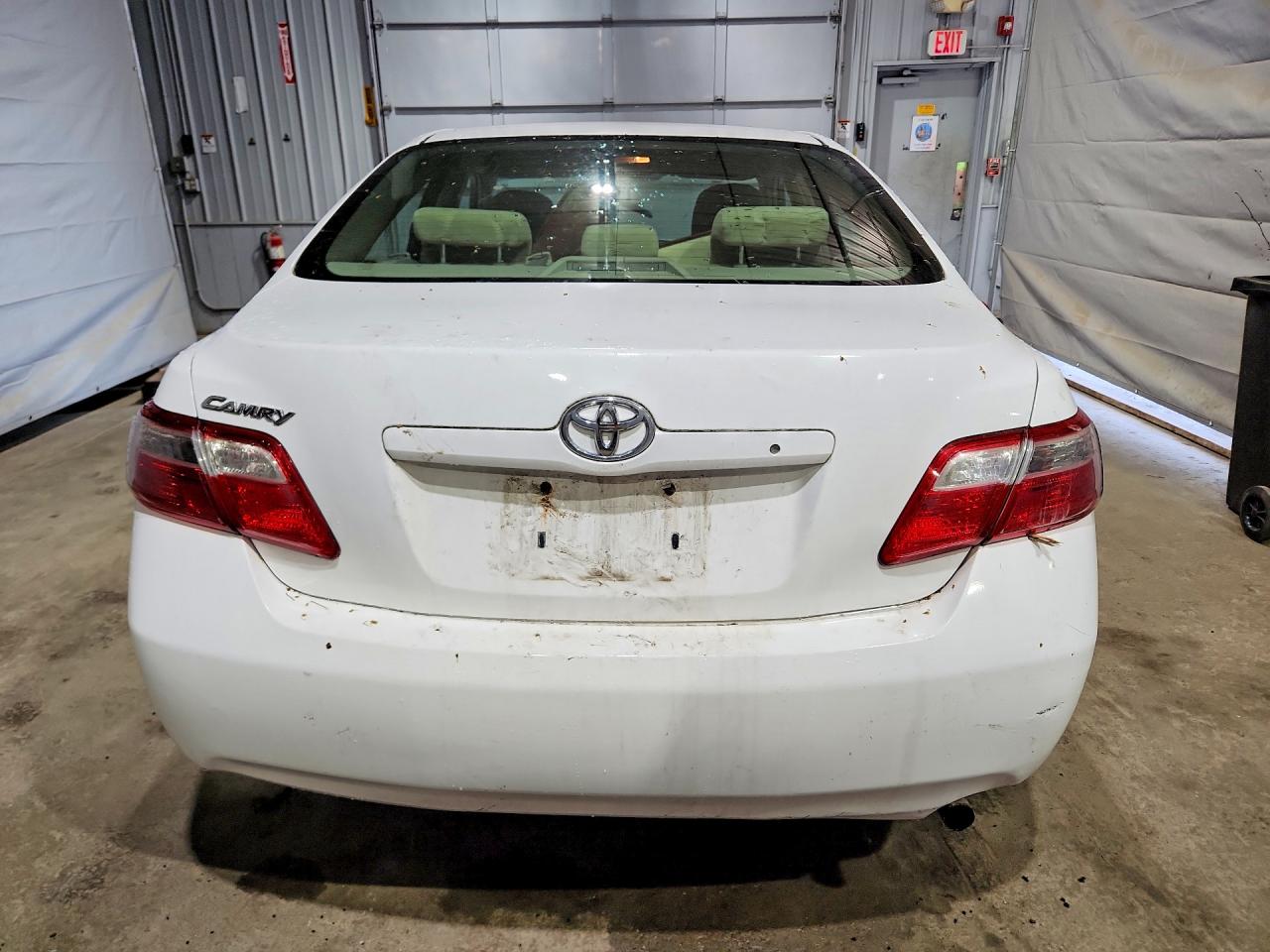 2009 Toyota Camry Base White vin: 4T4BE46K69R111587