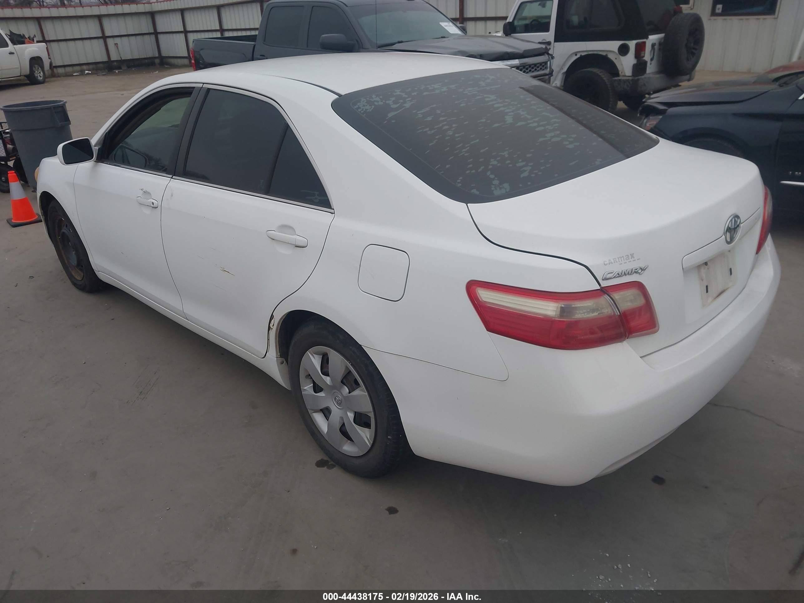 2009 Toyota Camry   White vin: 4T4BE46K69R112769