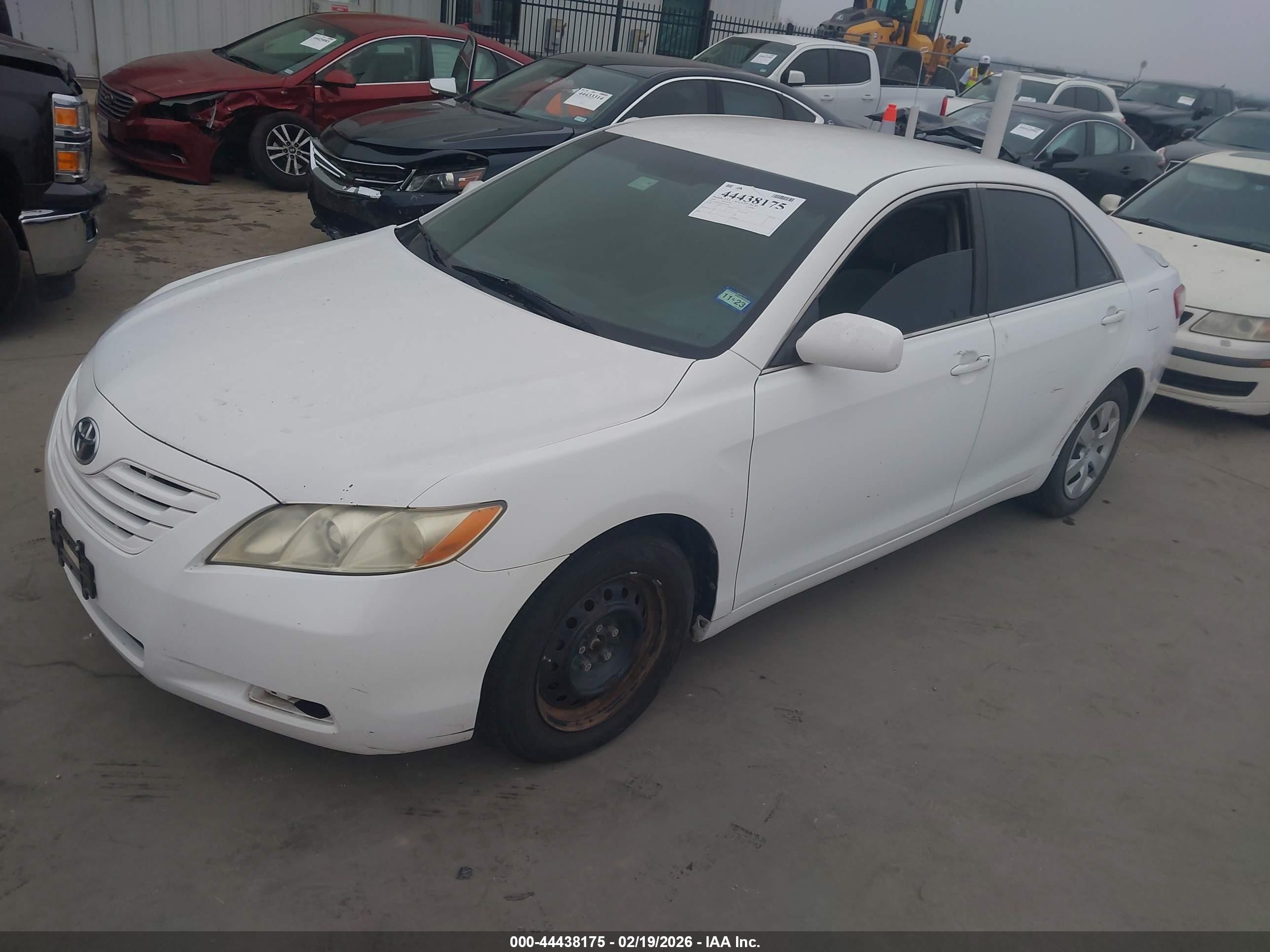 2009 Toyota Camry   White vin: 4T4BE46K69R112769