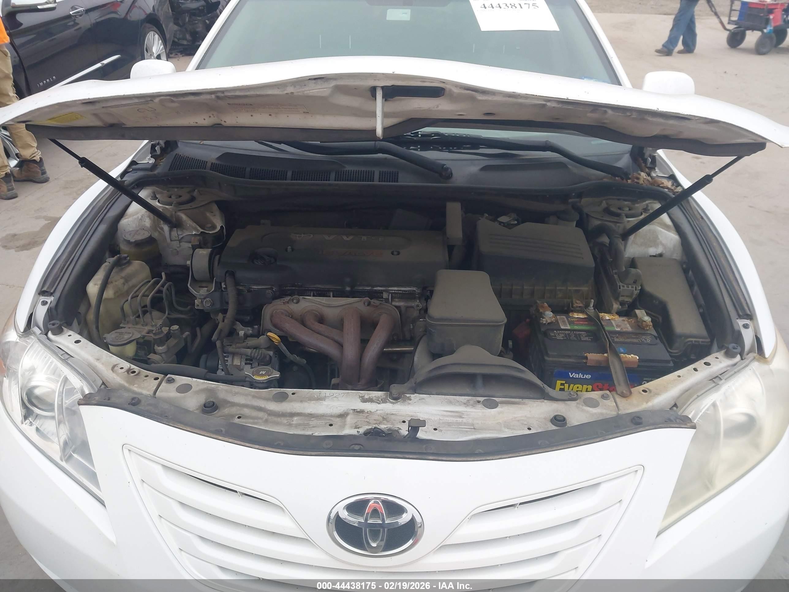 2009 Toyota Camry   White vin: 4T4BE46K69R112769