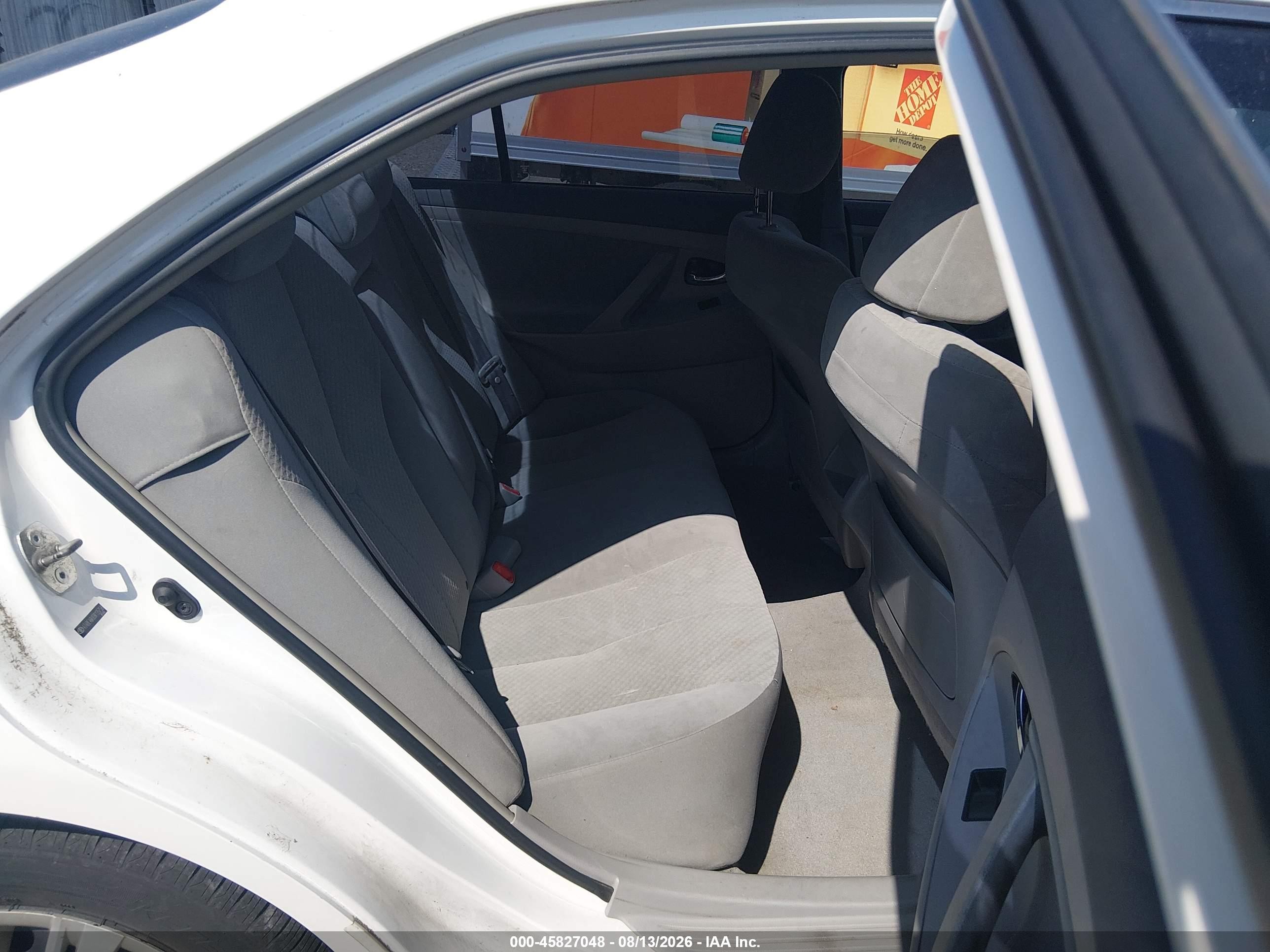2009 Toyota Camry Le White vin: 4T4BE46K69R135758