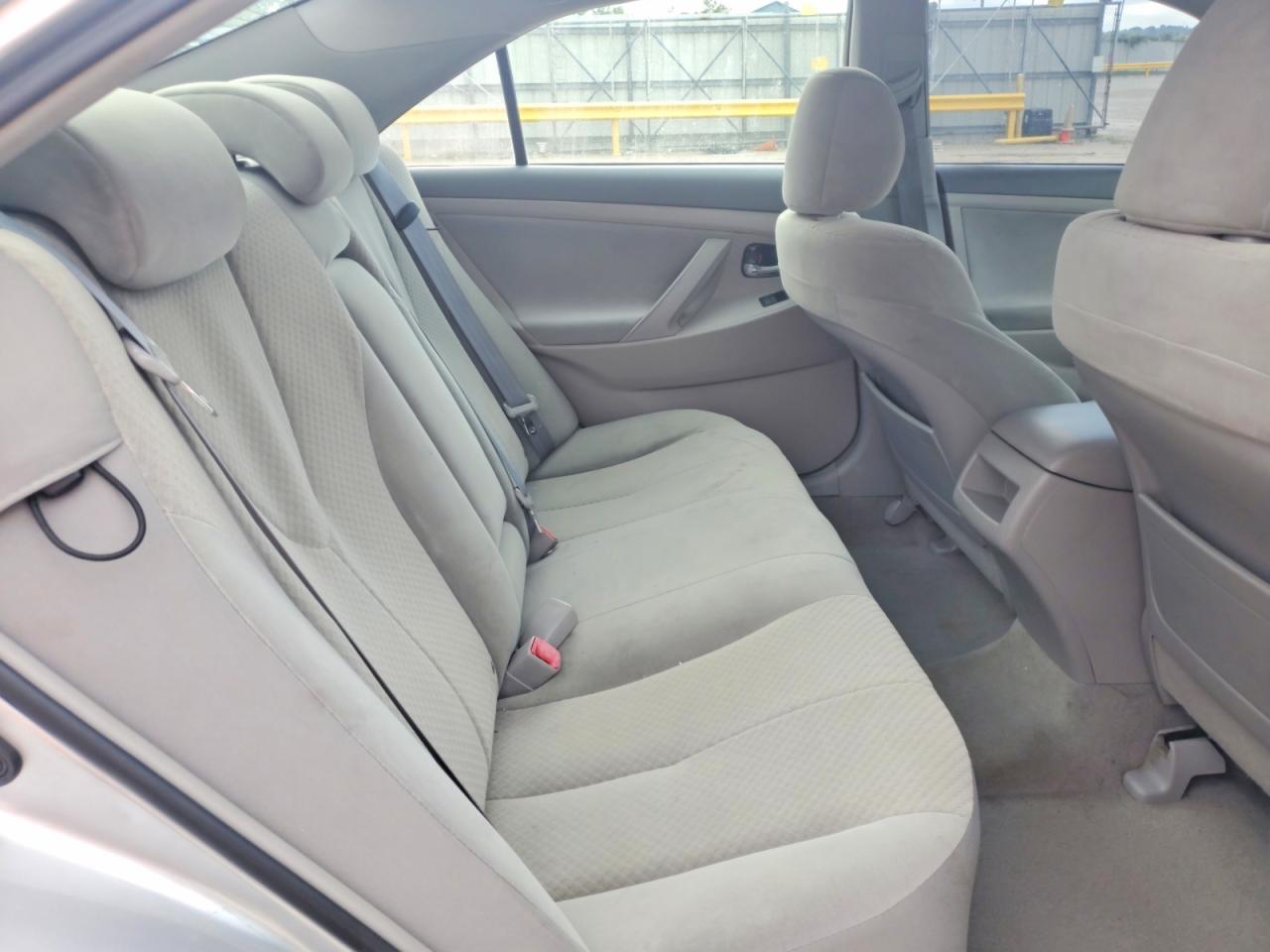 2007 Toyota Camry Le Silver vin: 4T4BE46K77R004559