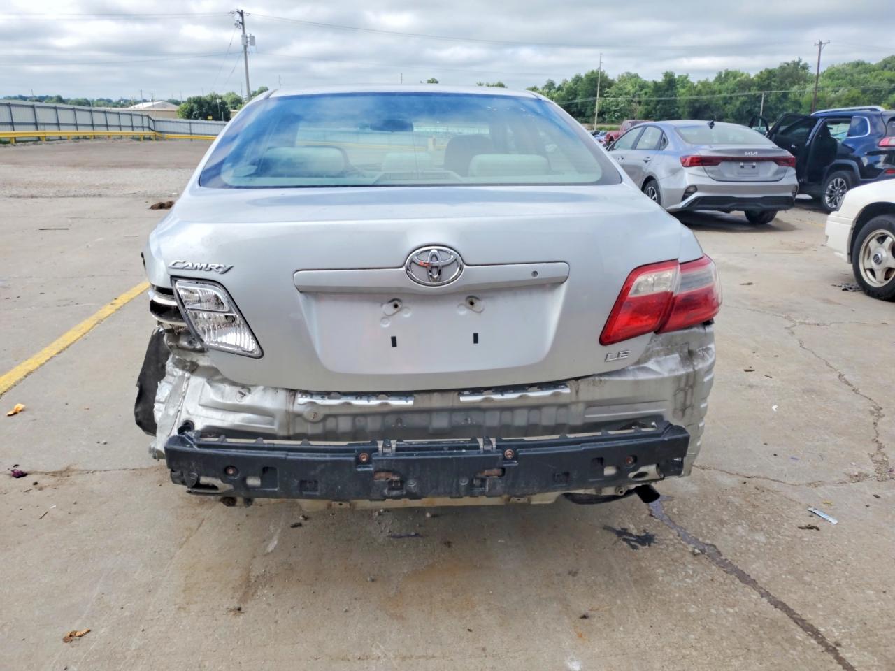 2007 Toyota Camry Le Silver vin: 4T4BE46K77R004559