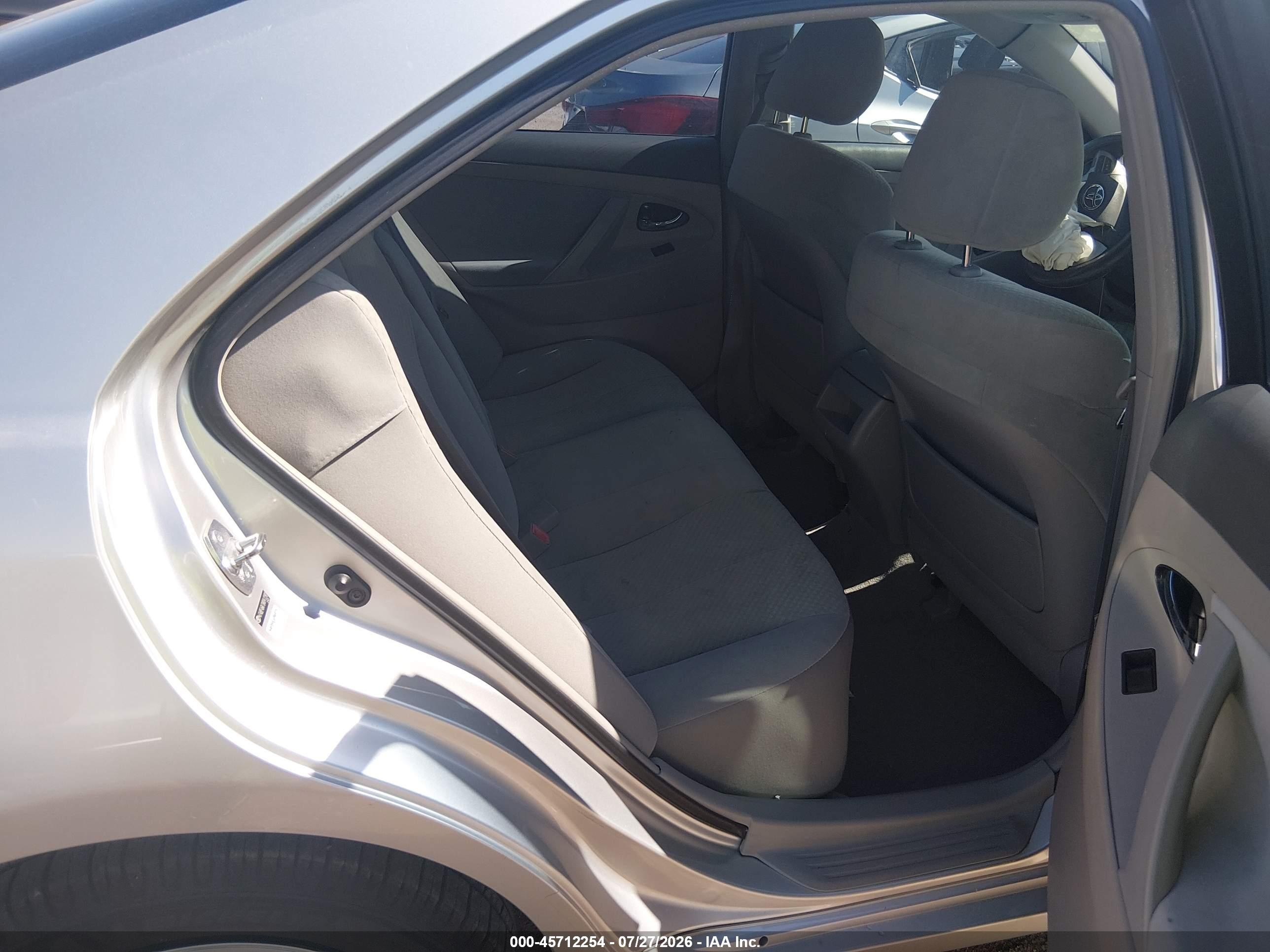 2008 Toyota Camry Le Серебряный vin: 4T4BE46K78R041290