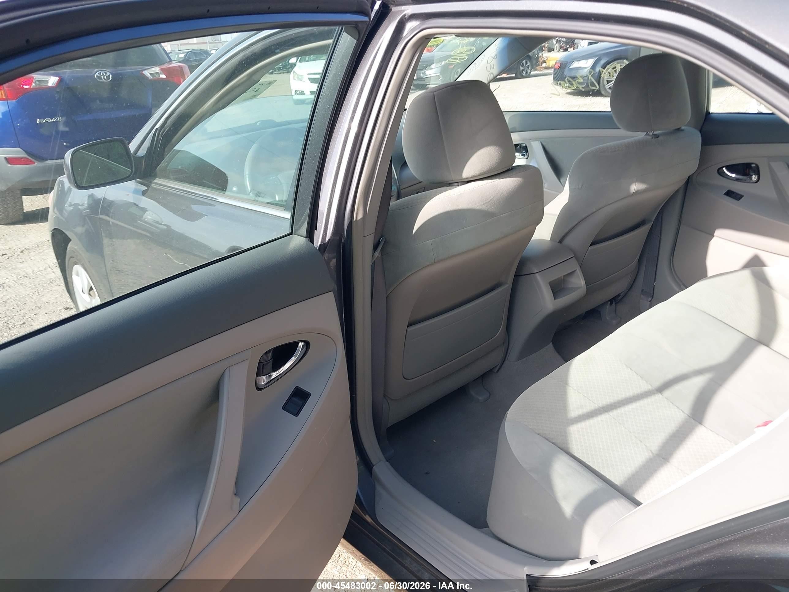 2008 Toyota Camry Le Gray vin: 4T4BE46K78R046974