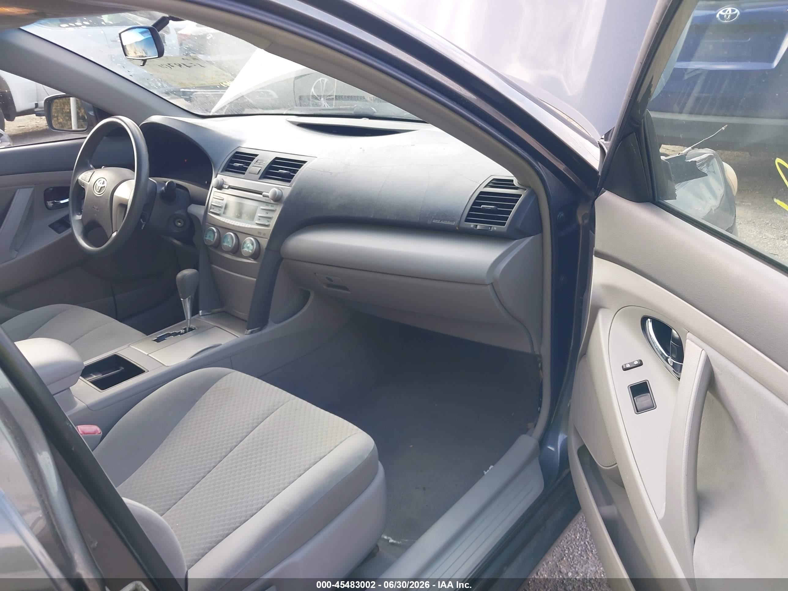 2008 Toyota Camry Le Gray vin: 4T4BE46K78R046974