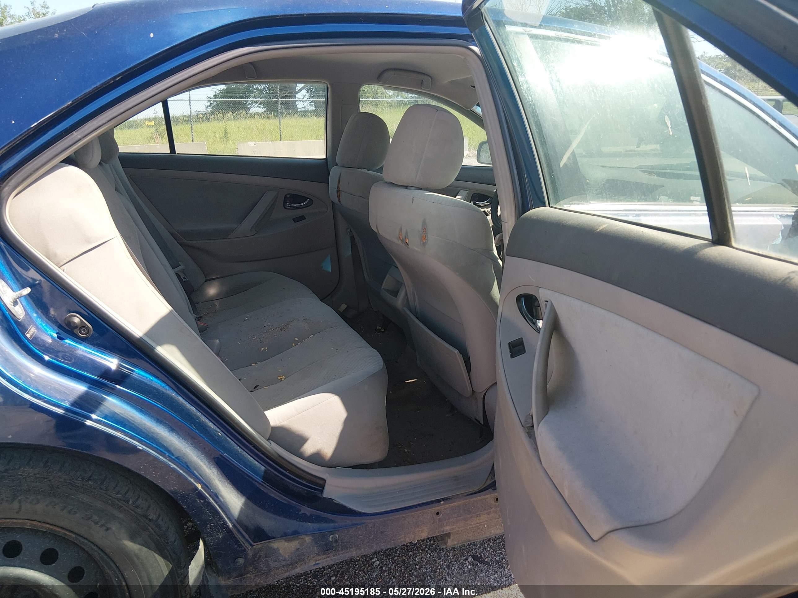 2009 Toyota Camry Le Blue vin: 4T4BE46K79R060214