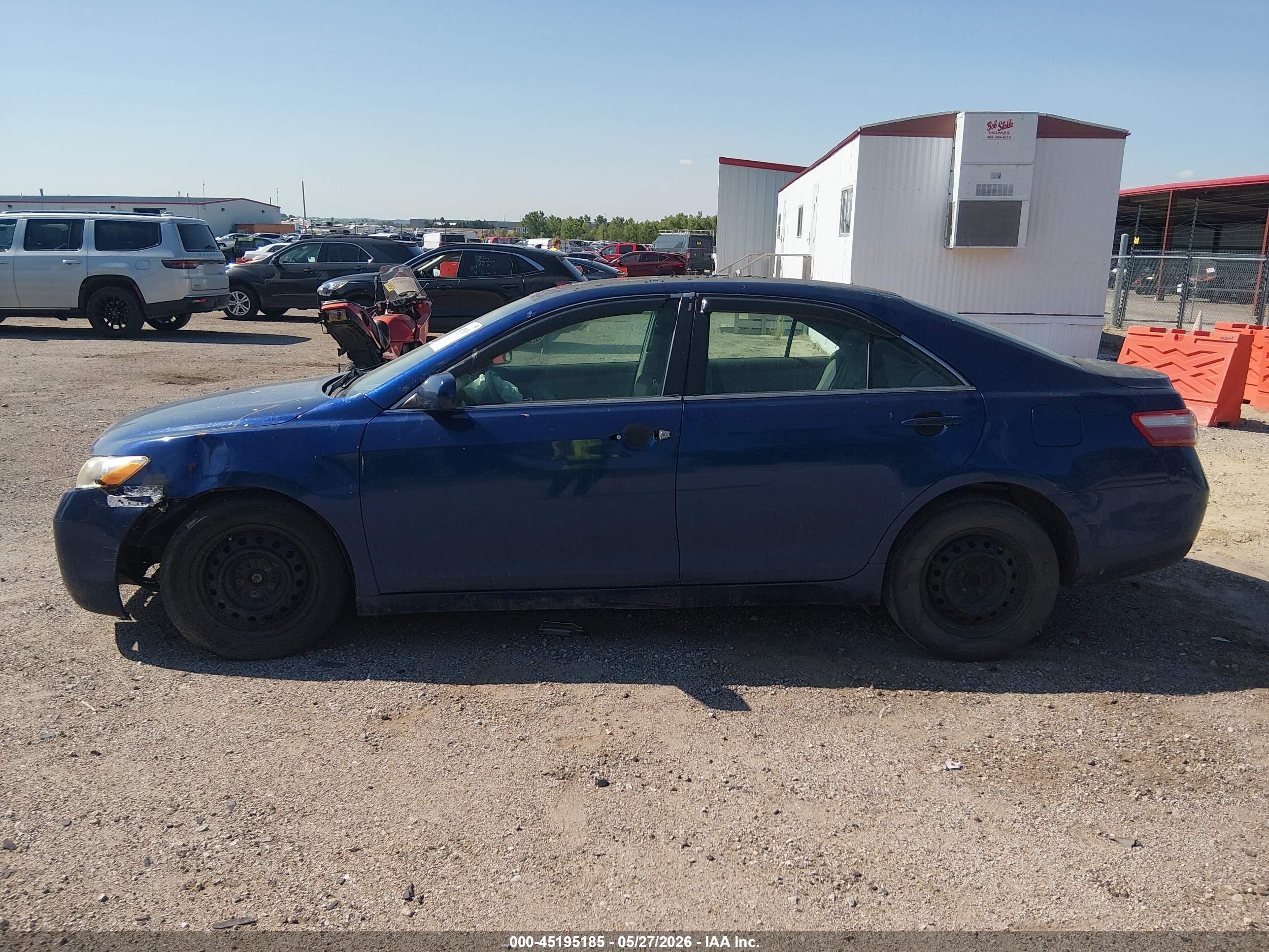 2009 Toyota Camry Le Blue vin: 4T4BE46K79R060214