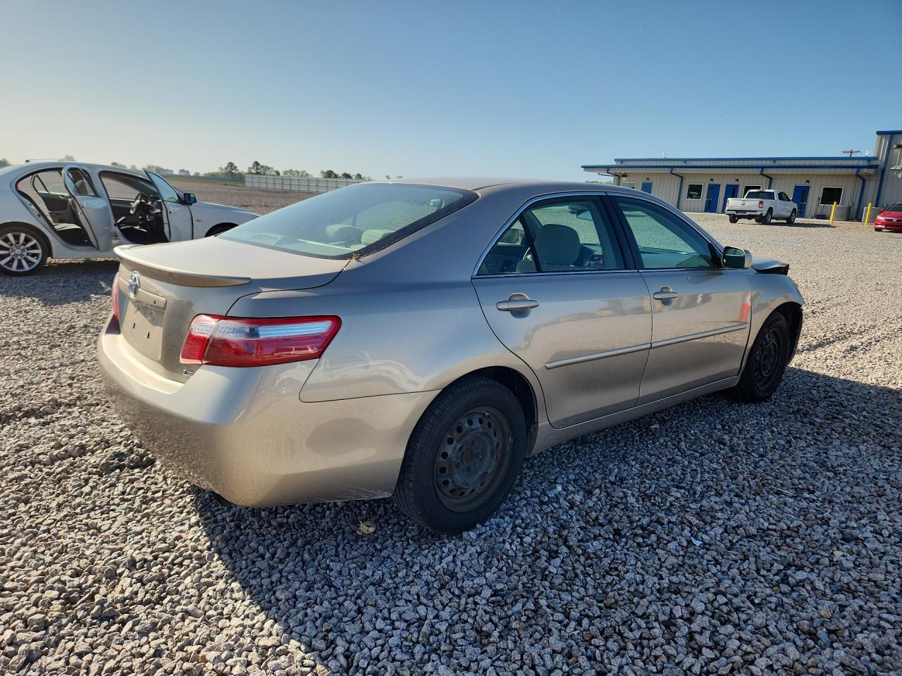 2009 Toyota Camry Le Gold vin: 4T4BE46K79R072590