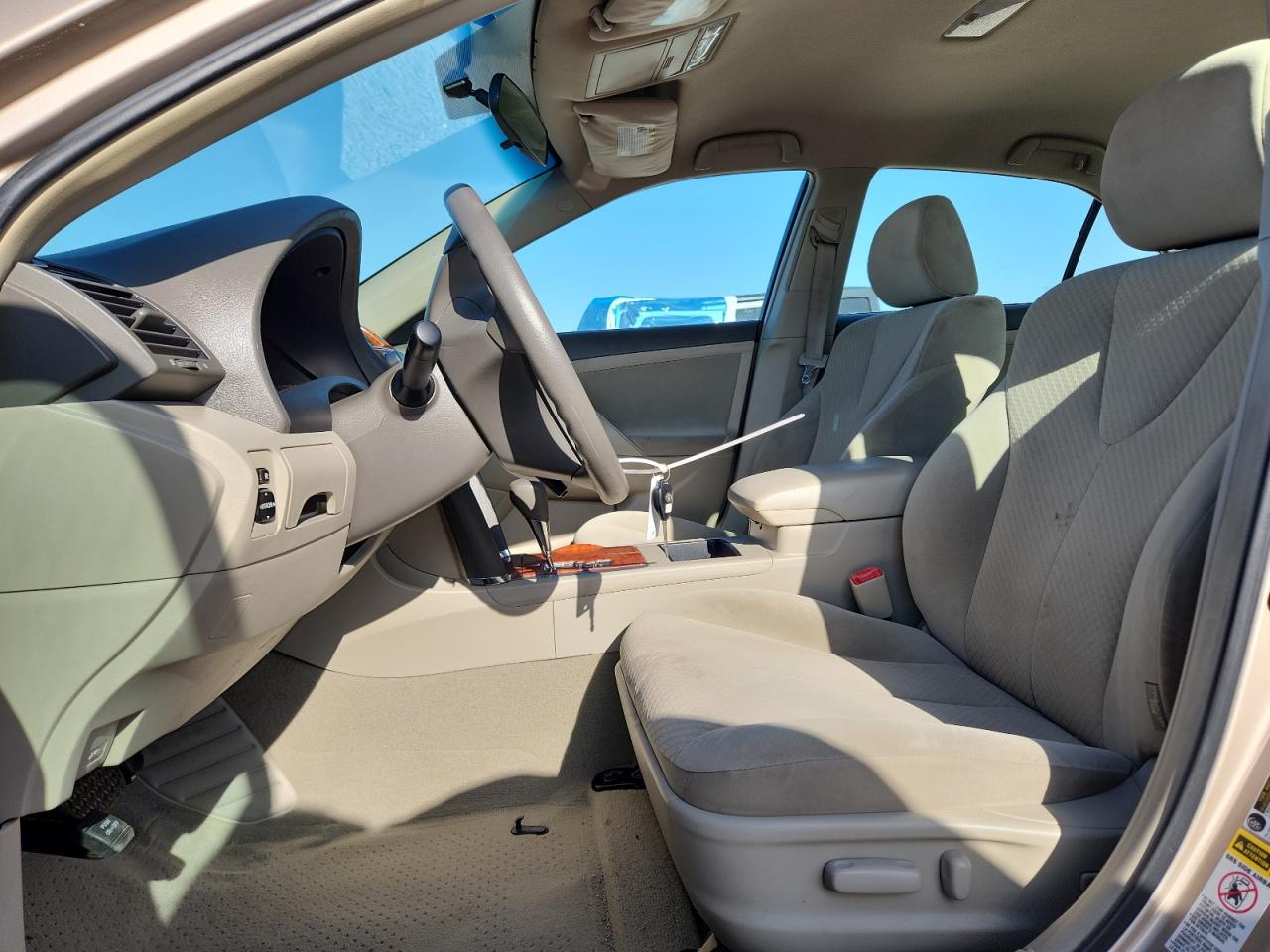 2009 Toyota Camry Le Gold vin: 4T4BE46K79R072590