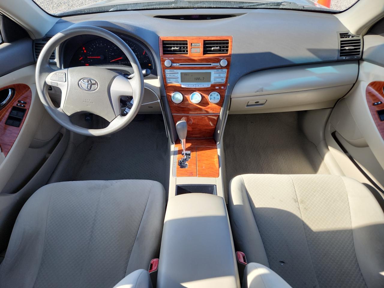 2009 Toyota Camry Le Gold vin: 4T4BE46K79R072590