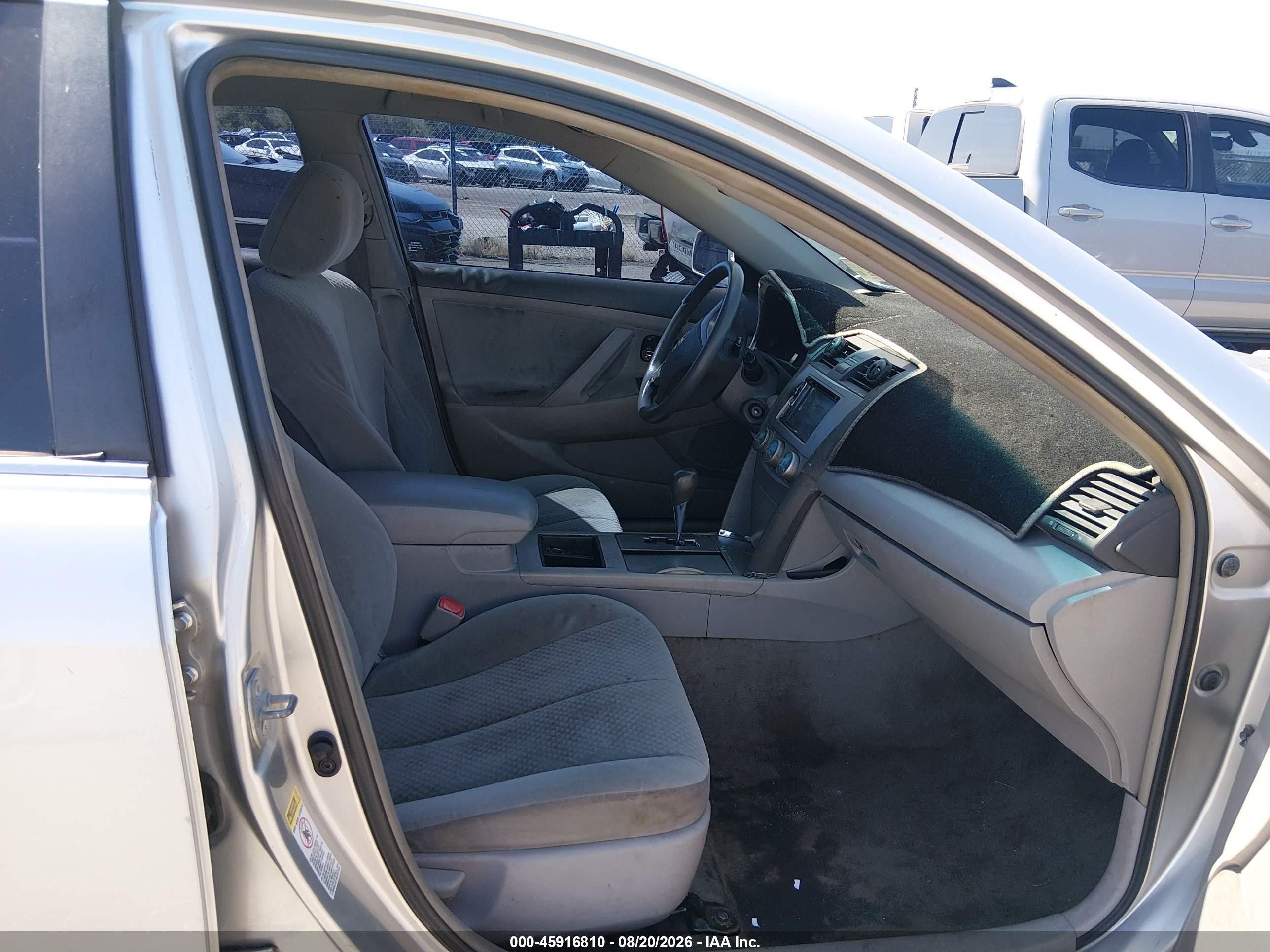2009 Toyota Camry Le Silver vin: 4T4BE46K79R080978